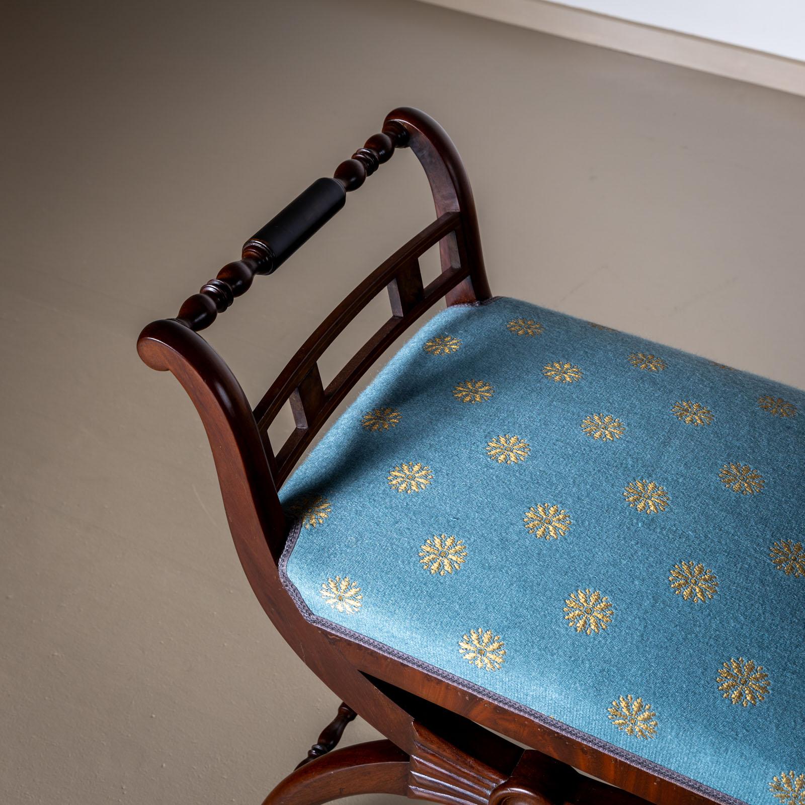 Tedesco Tabouret singolo del XIX secolo in vendita