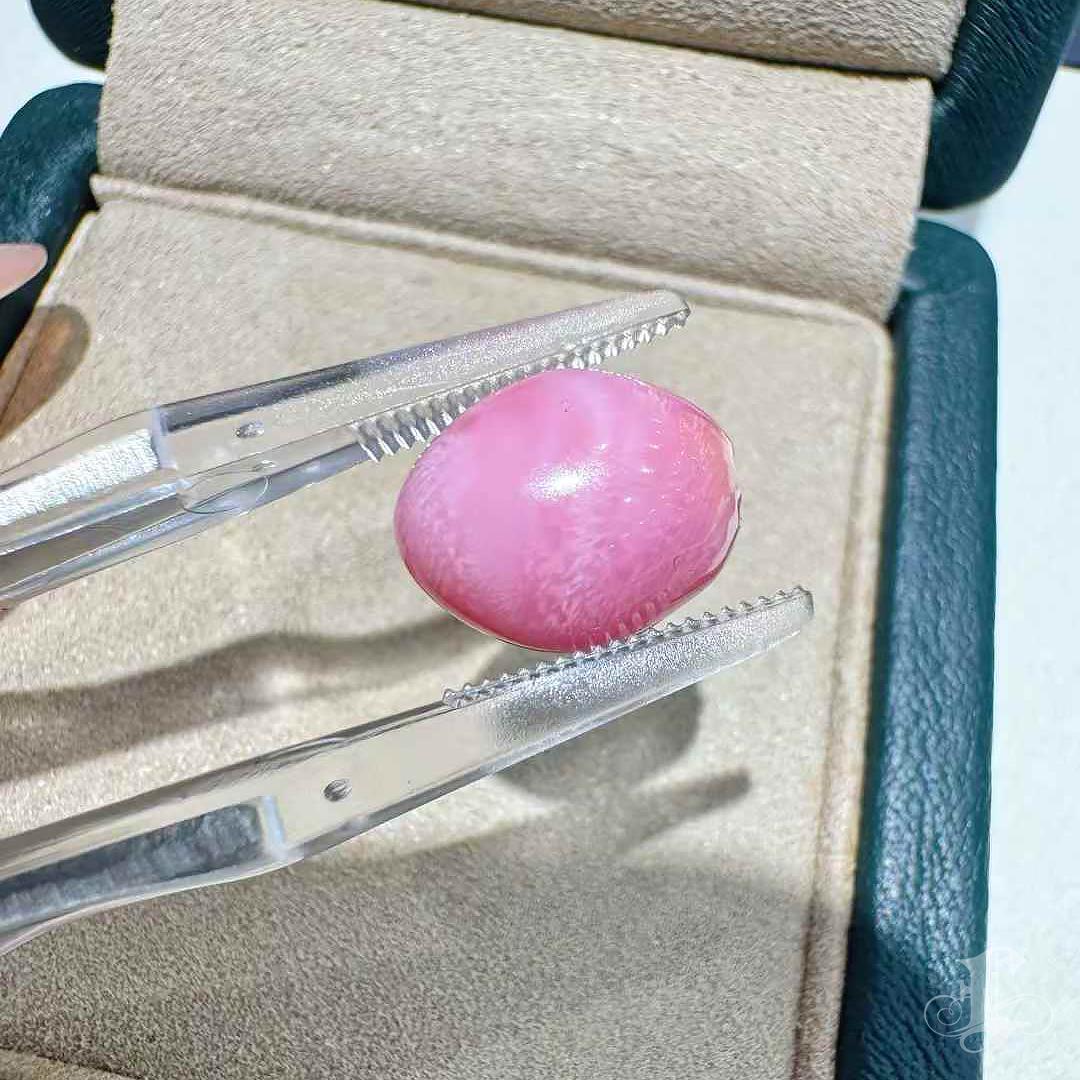 5.99ct Collector-Grade Flamingo Pink Conch Loose Pearl with Flame Pattern 2