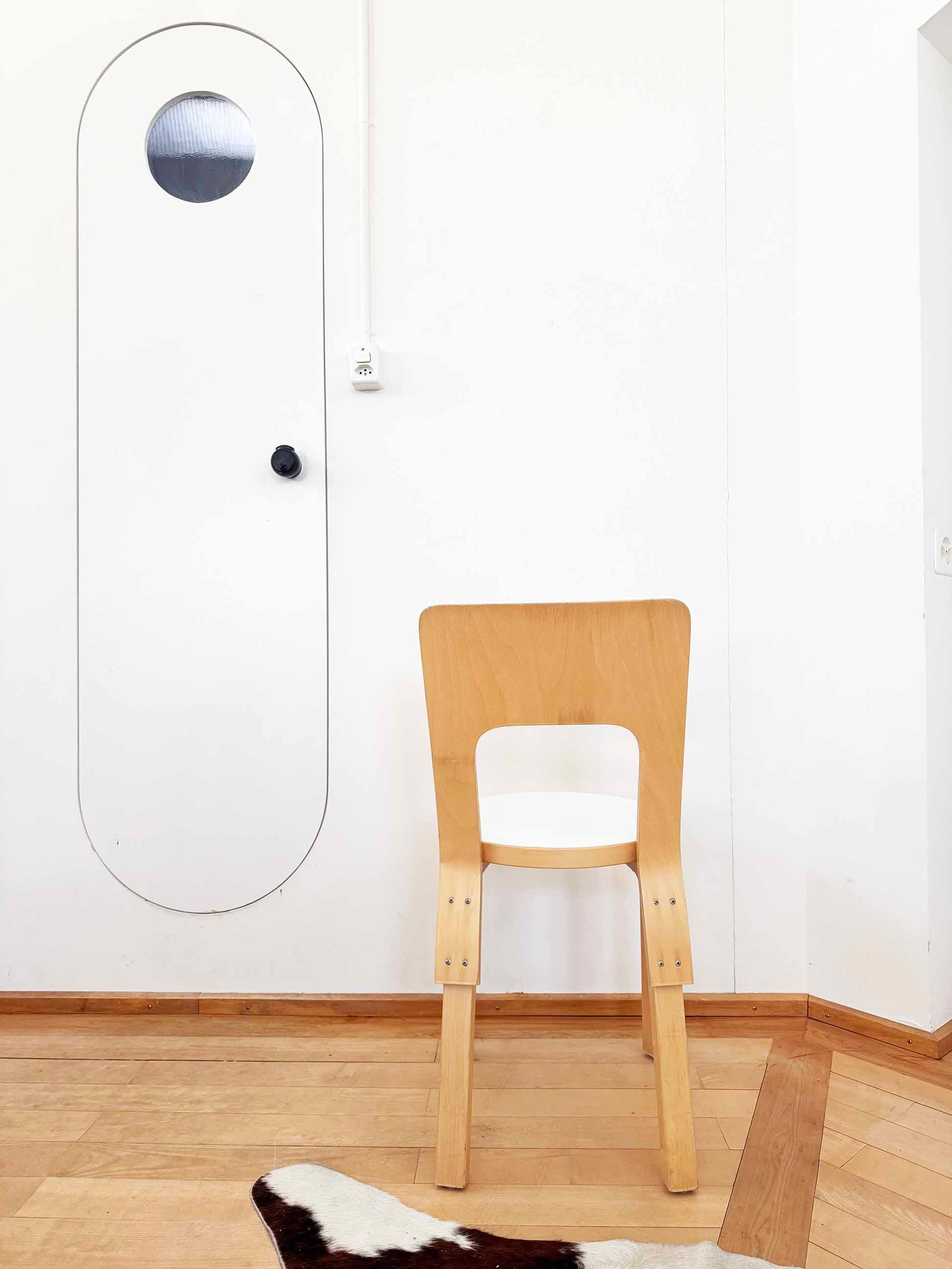 Scandinave moderne Chaise moderne danoise modèle 66 en bouleau et blanc Alvar Aalto parArtek en vente