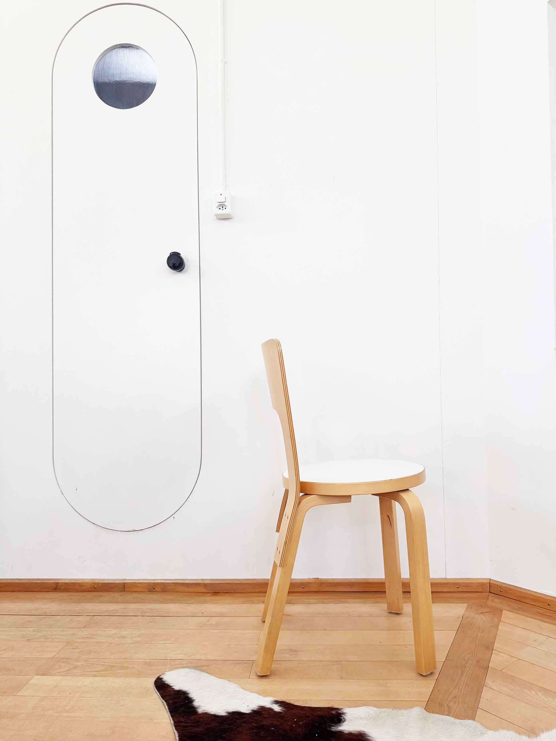 Chaise moderne danoise modèle 66 en bouleau et blanc Alvar Aalto parArtek Bon état - En vente à Basel, BS