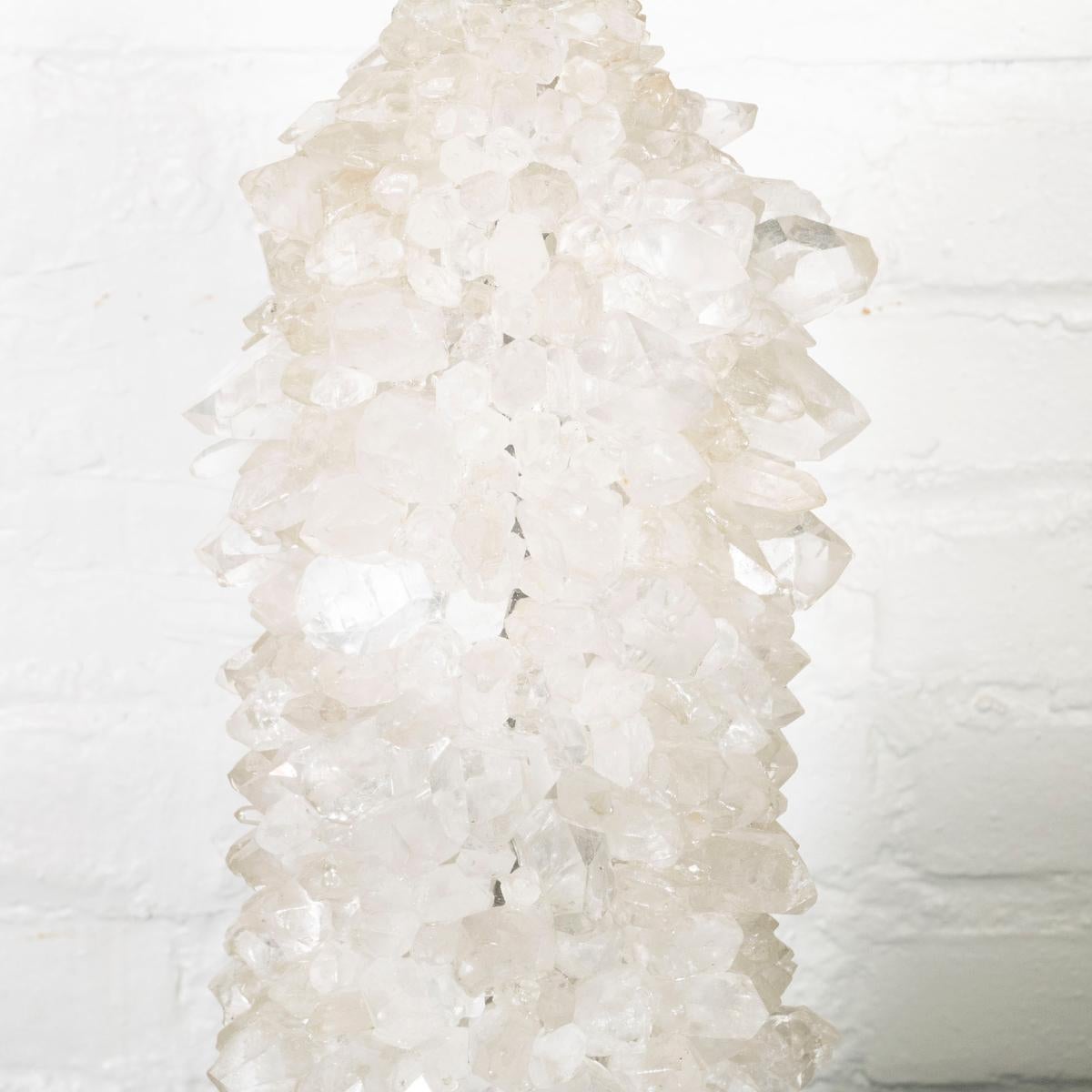 Einzelne „Aggregate“ Bergkristall-Cluster-Lampe von Spark Interior im Angebot 1