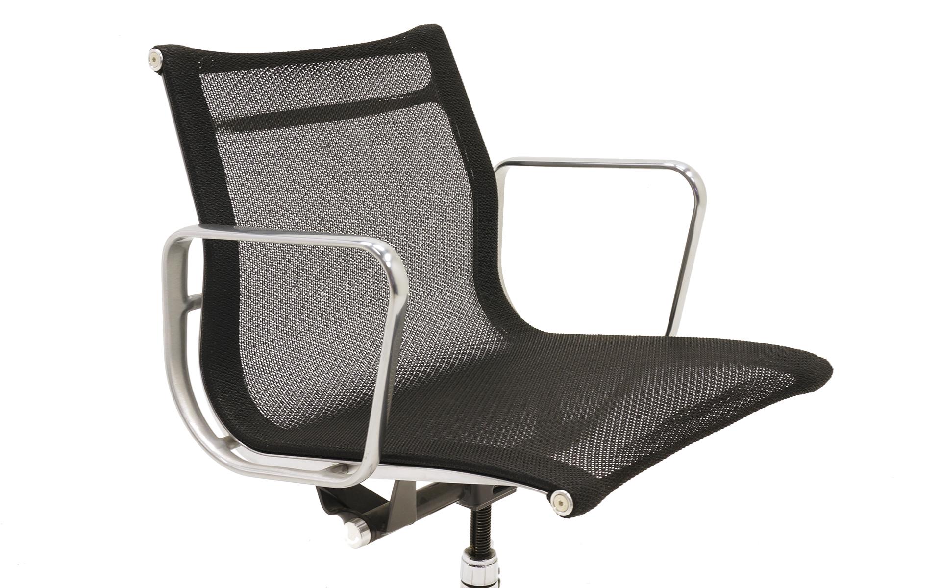 Mid-Century Modern Single Aluminum Group Desk Chair, Black Mesh, by Charles and Ray Eames