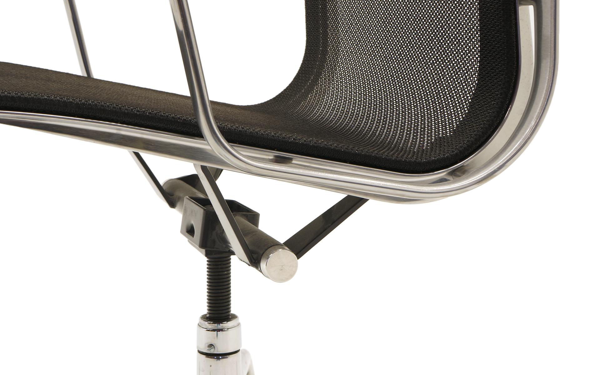 Contemporary Single Aluminum Group Desk Chair, Black Mesh, by Charles and Ray Eames