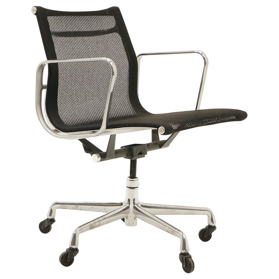 Single Aluminum Group Desk Chair, Black Mesh, by Charles and Ray Eames