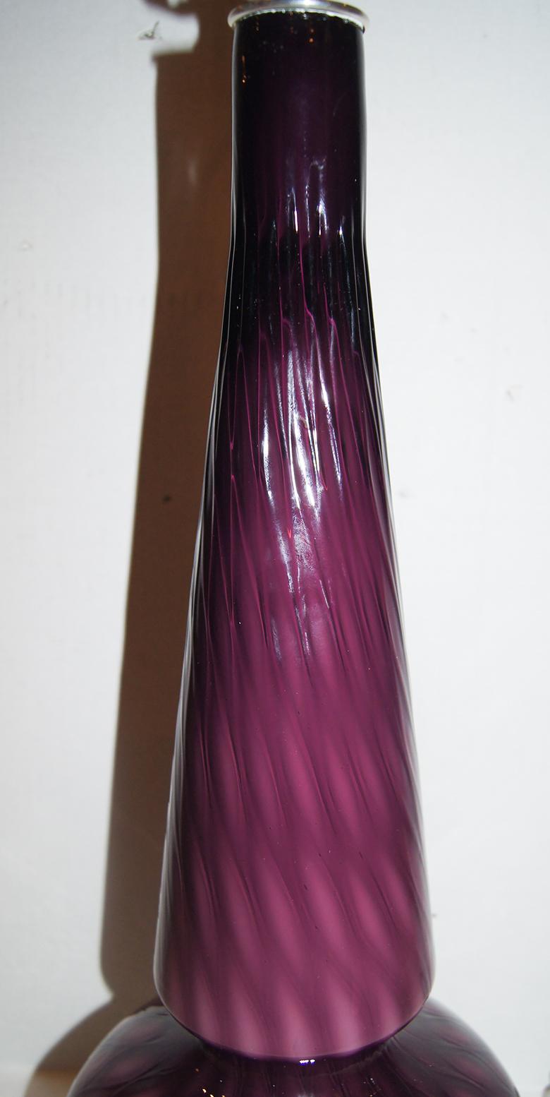 Single Amethyst Glass Table Lamp In Excellent Condition For Sale In New York, NY