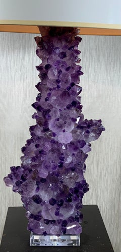 Lámpara de mesa de cristal de roca amatista simple