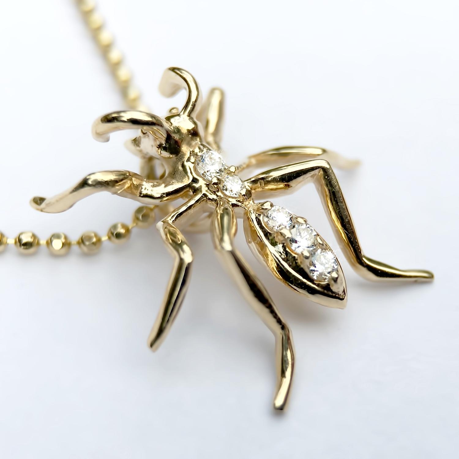 Single Ant Pendant Necklace Yellow Gold Diamonds In New Condition For Sale In Los Angeles, CA
