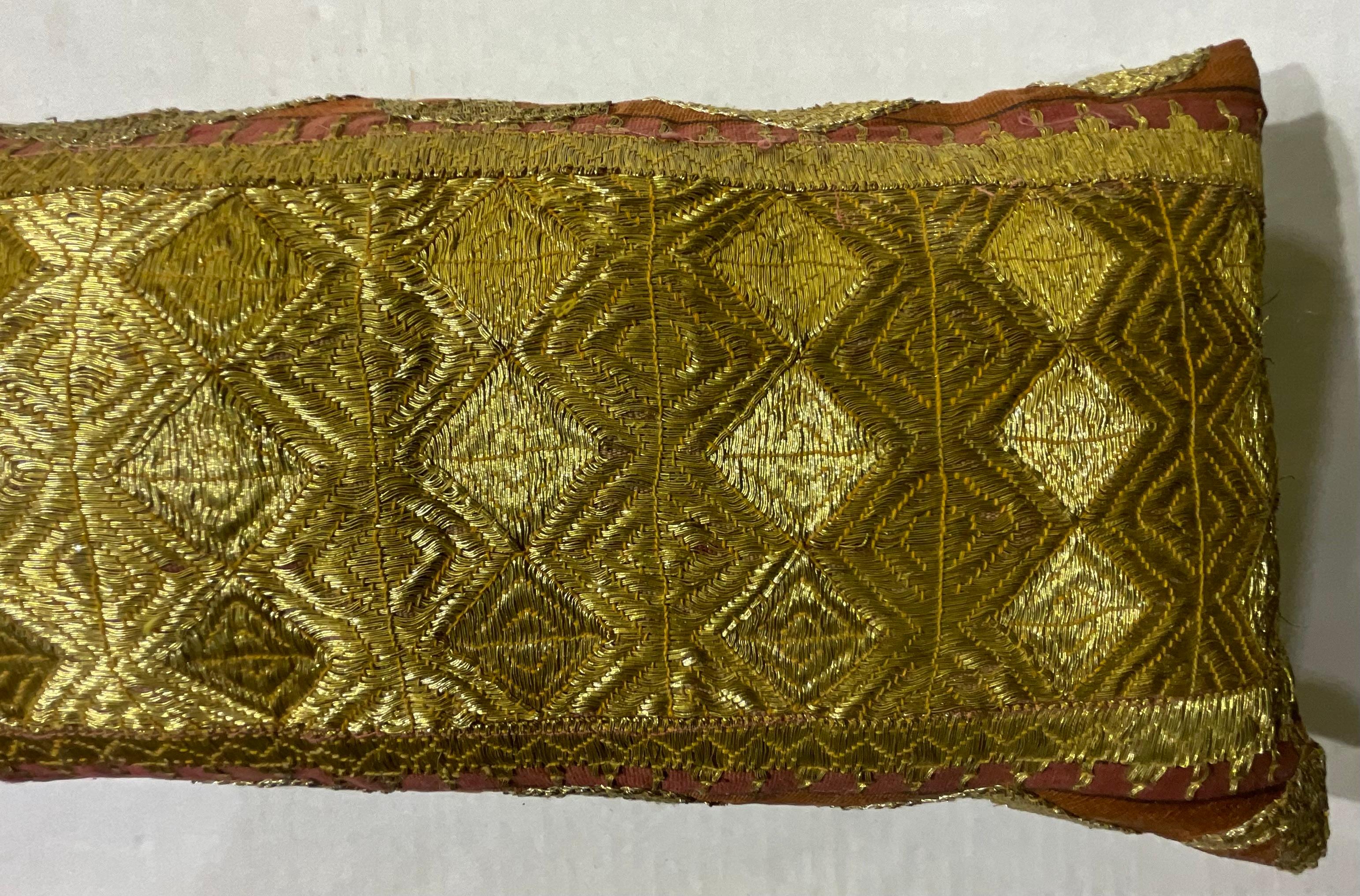 Turkestan Coussin simple en textile brodé ancien en vente