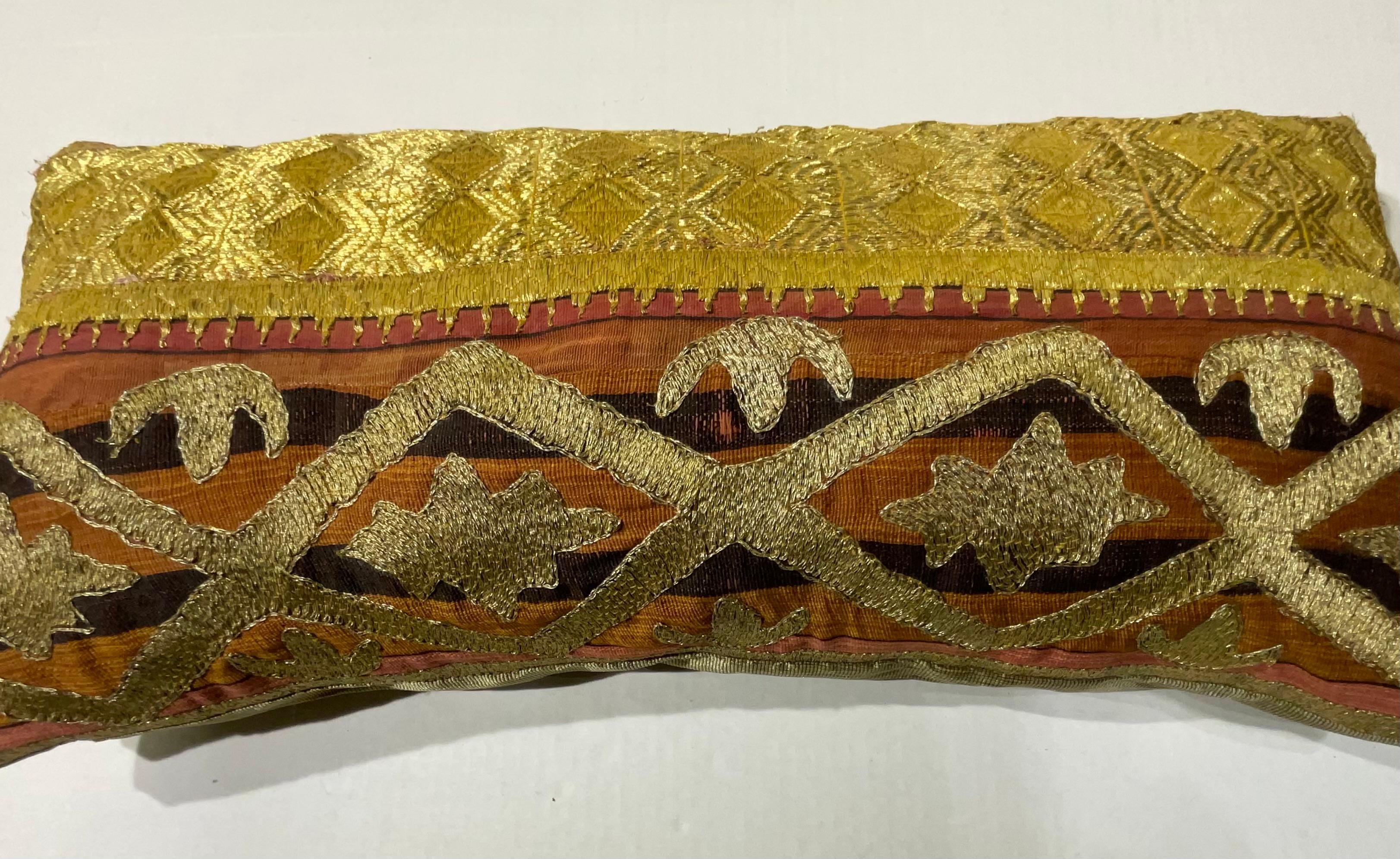 Single Antique Embroidery Textile Pillow In Good Condition In Delray Beach, FL