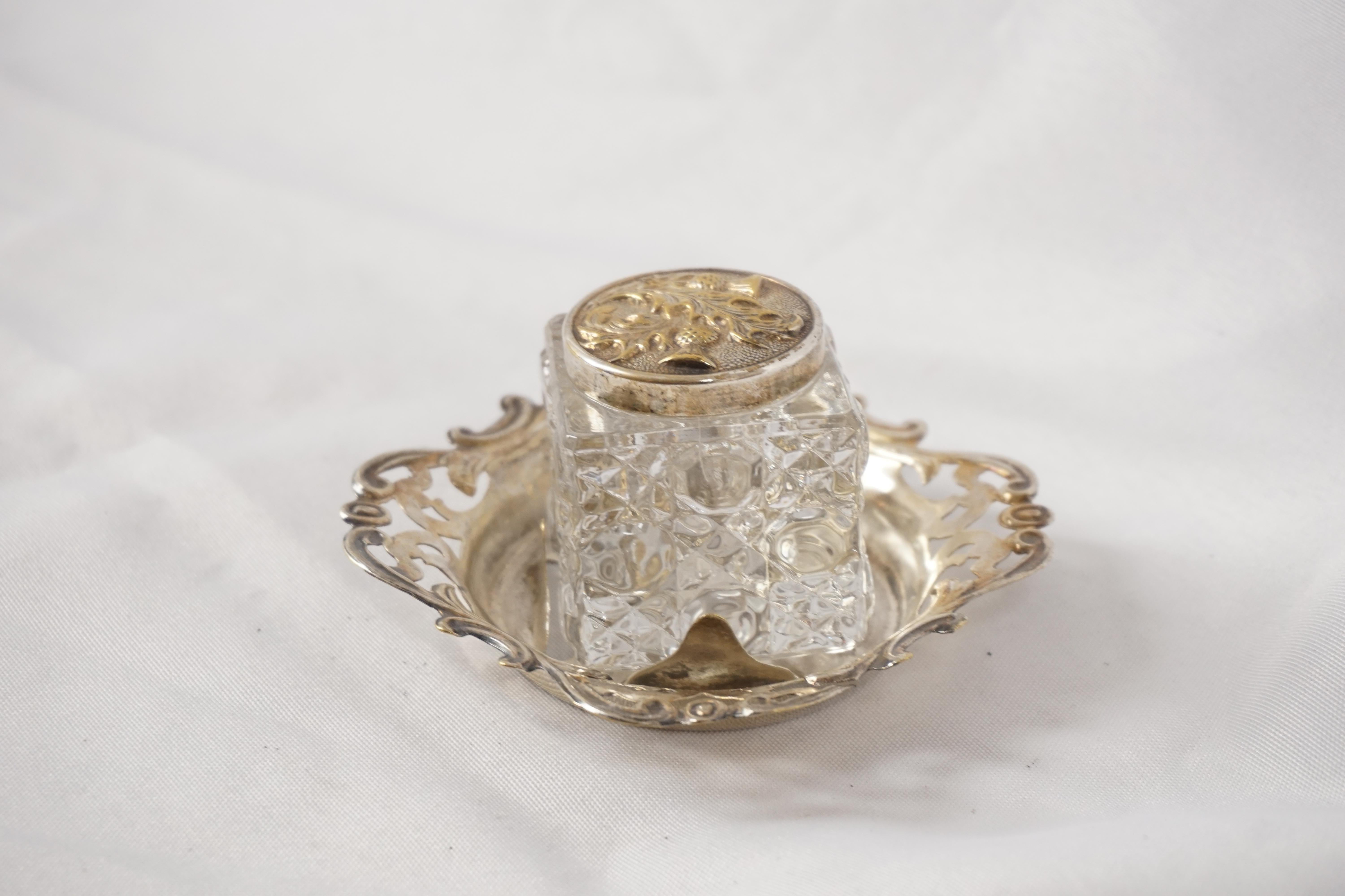 Single Antique Inkwell, Silver Plated Inkstand, Scotland 1900, B2809

Scotland 1900
Silver Plated Base
Single Inkwell With Thistle Engraved Top
B2808

Measures: 4