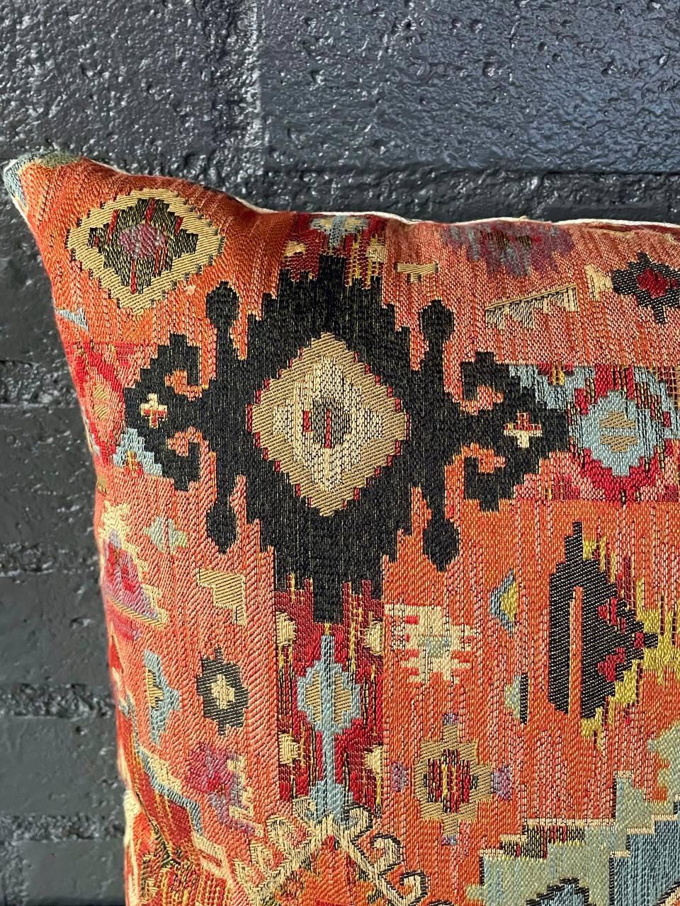 Coussin décoratif italien carré ancien Bon état - En vente à Los Angeles, CA