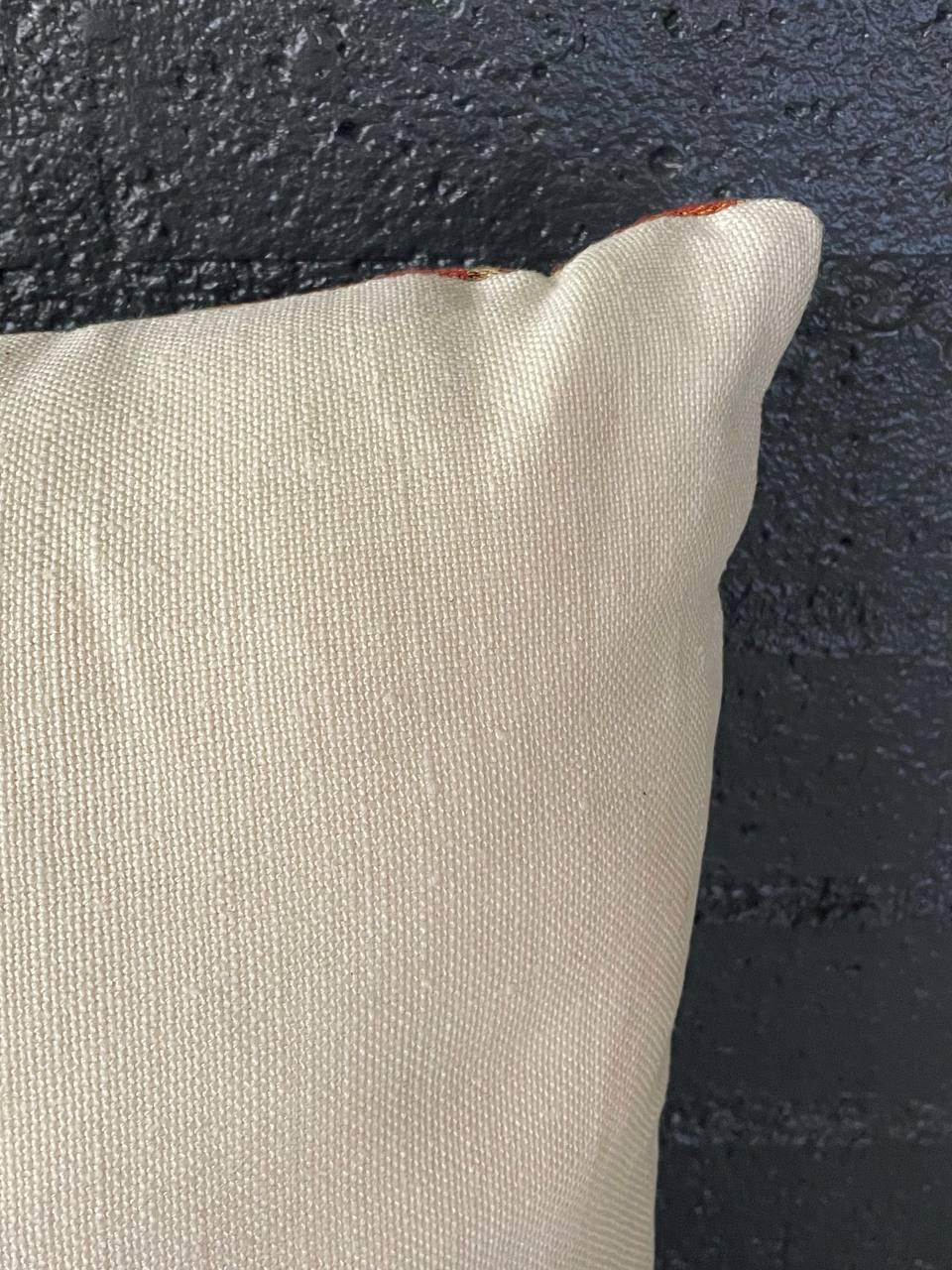 Coussin décoratif italien carré ancien en vente 3