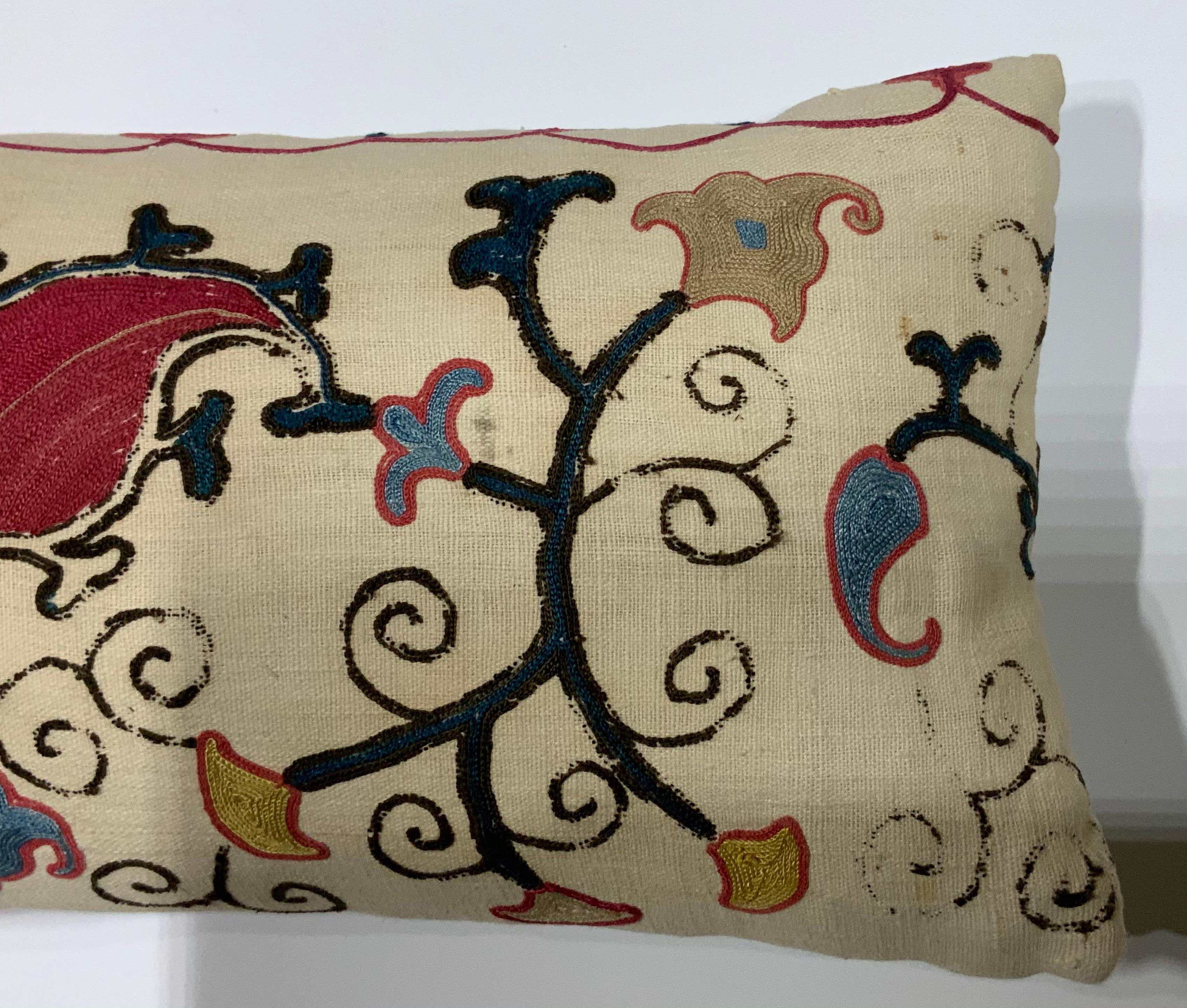 Single Antique Silk Embroidery Suzani Pillow In Good Condition For Sale In Delray Beach, FL