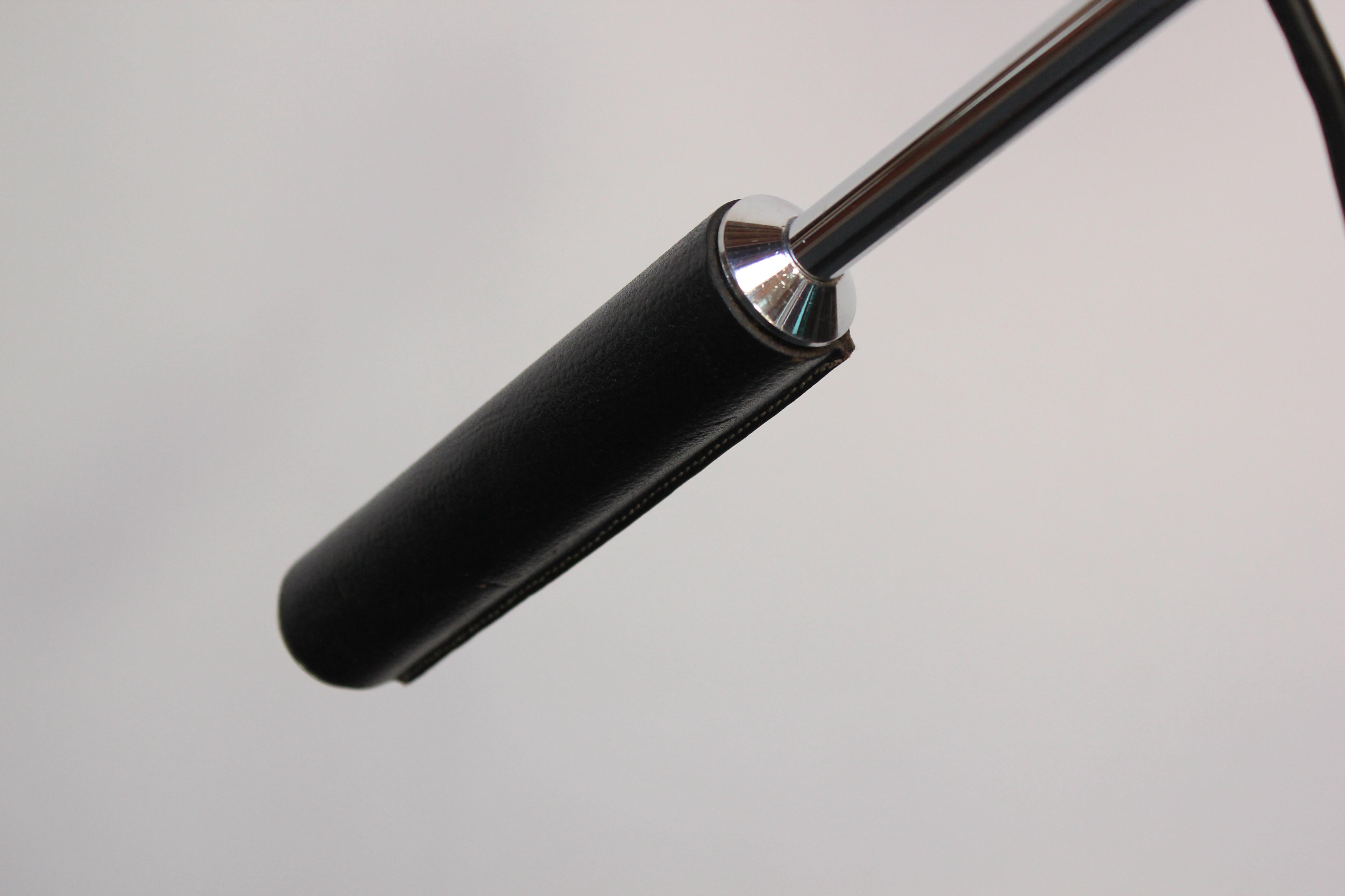 Single-Arm Counterbalance Chrome Globe Floor Lamp by Arteluce For Sale 8