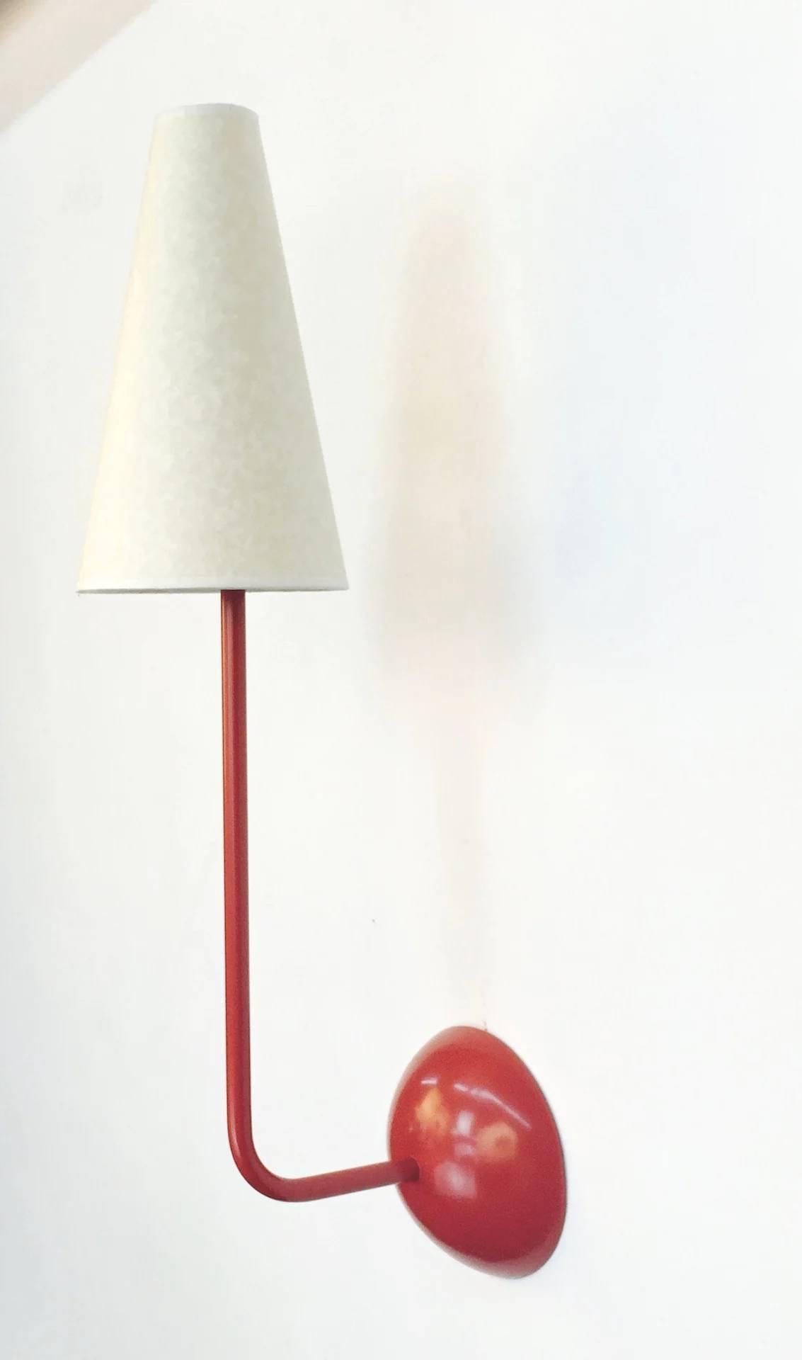 Laqué Applique verte à bras unique dans le style de Jean Royère