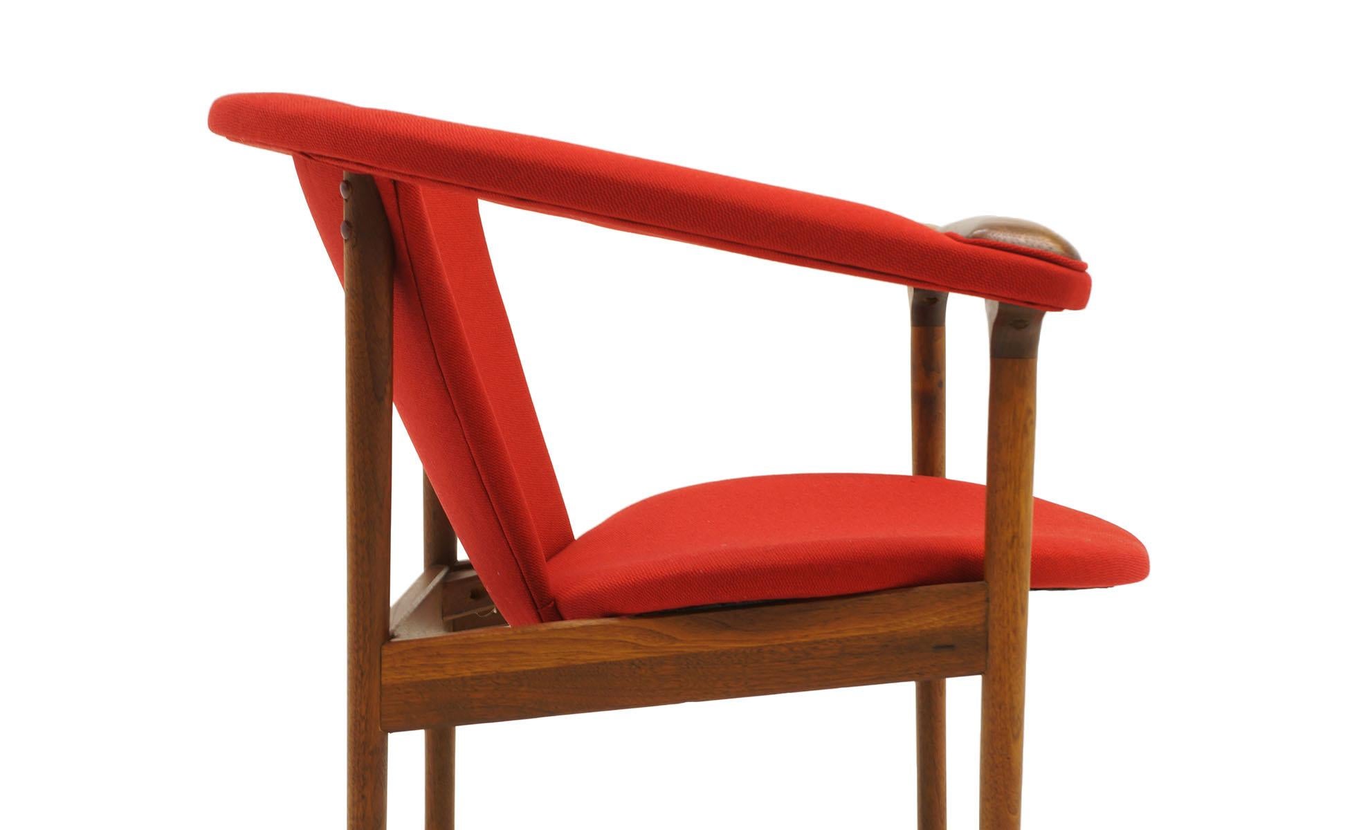 Single Arm Lounge Chair by Adrian Pearsall, Expertly Restored, Red Knoll Fabric In Excellent Condition In Kansas City, MO