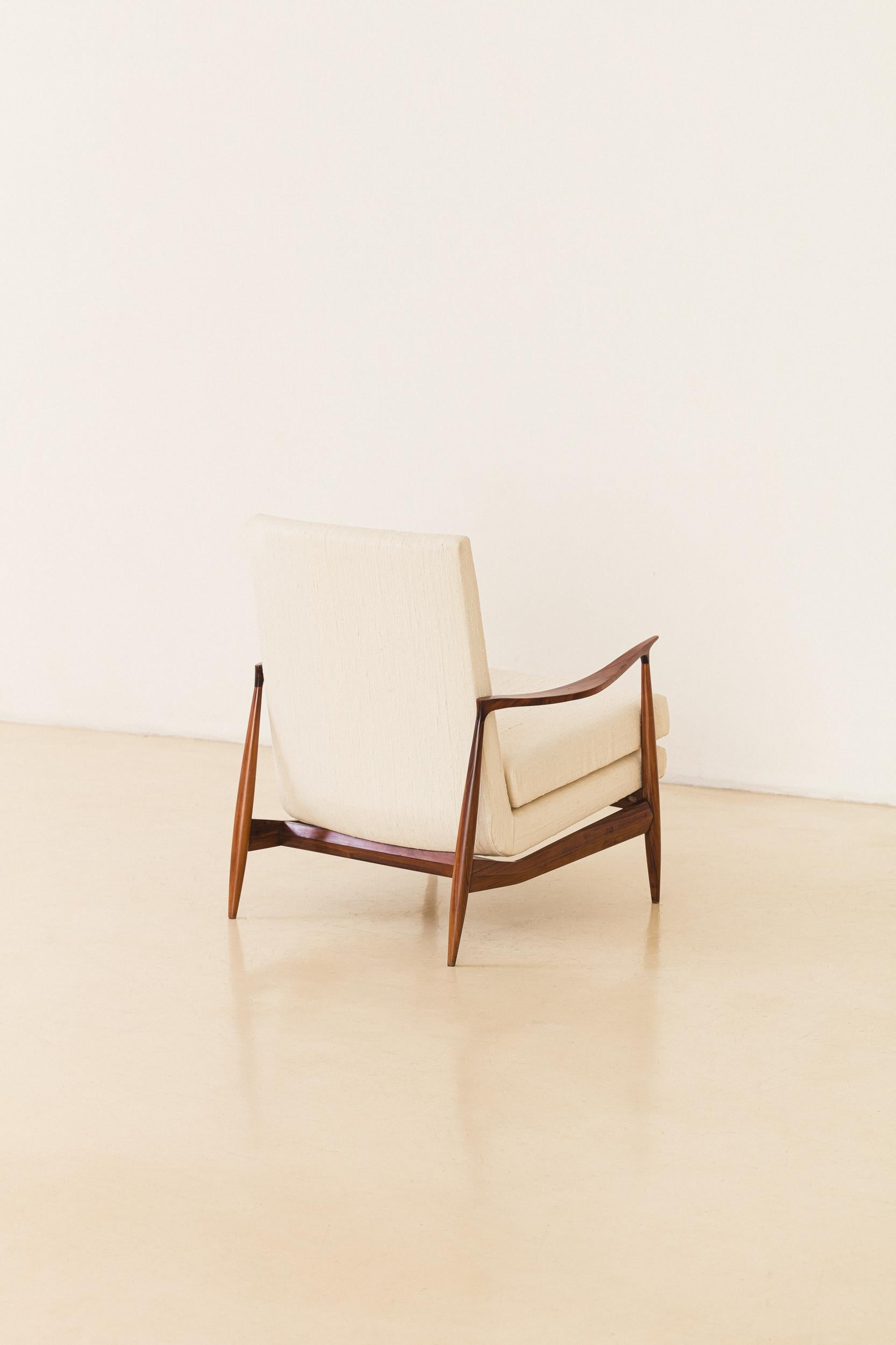 Single Armchair by Móveis Cimo, 1960s, Mid-Century Brazilian Design In Good Condition For Sale In New York, NY