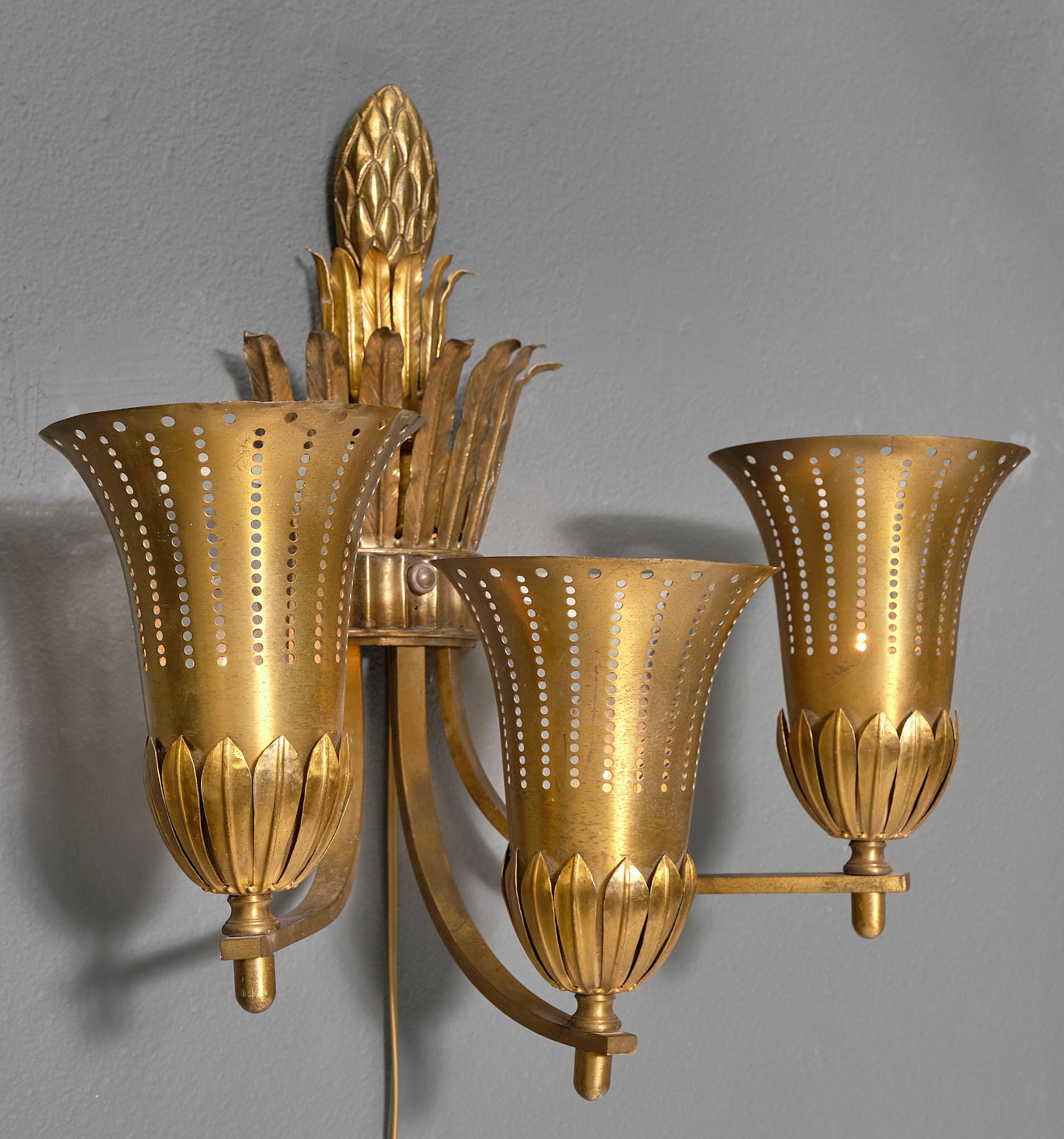 Mid-20th Century Single Art Deco Brass Sconce