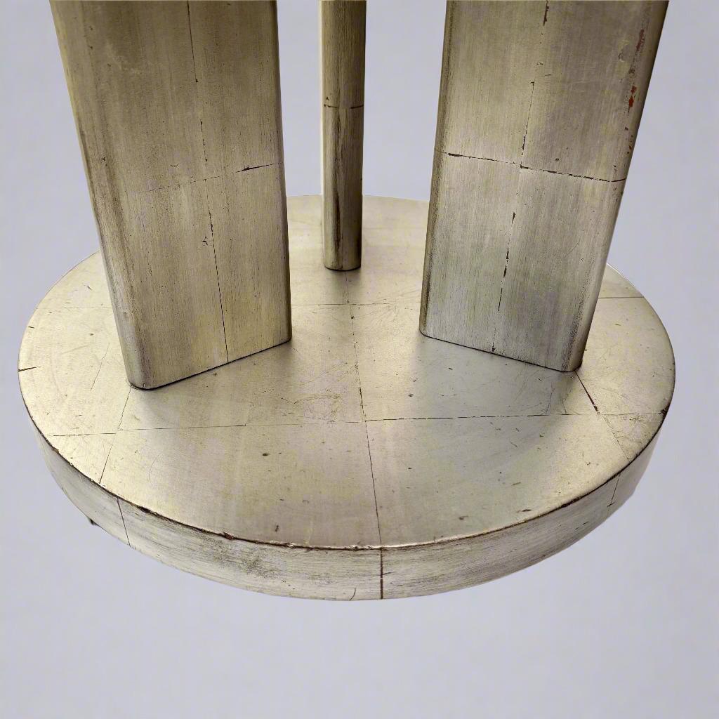 Einzelner vergoldeter Art Deco Beistelltisch (Mitte des 20. Jahrhunderts) im Angebot