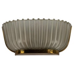 Single Art deco Seguso sconce in brass and glass. Italy 1940s