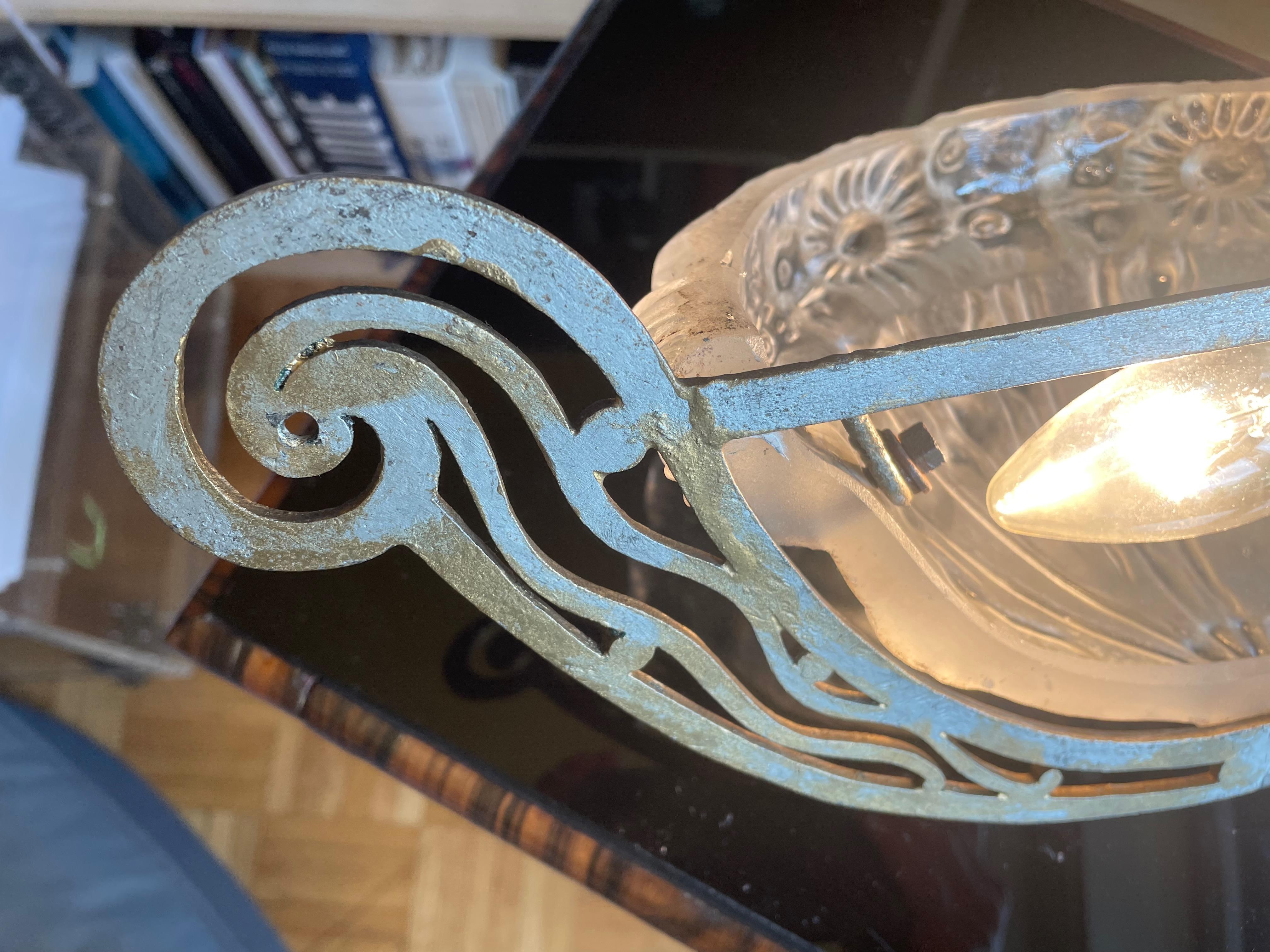 Einzelne Art Déco-Wandleuchte von Genet & Michon. Frankreich 1920er Jahre. im Angebot 1