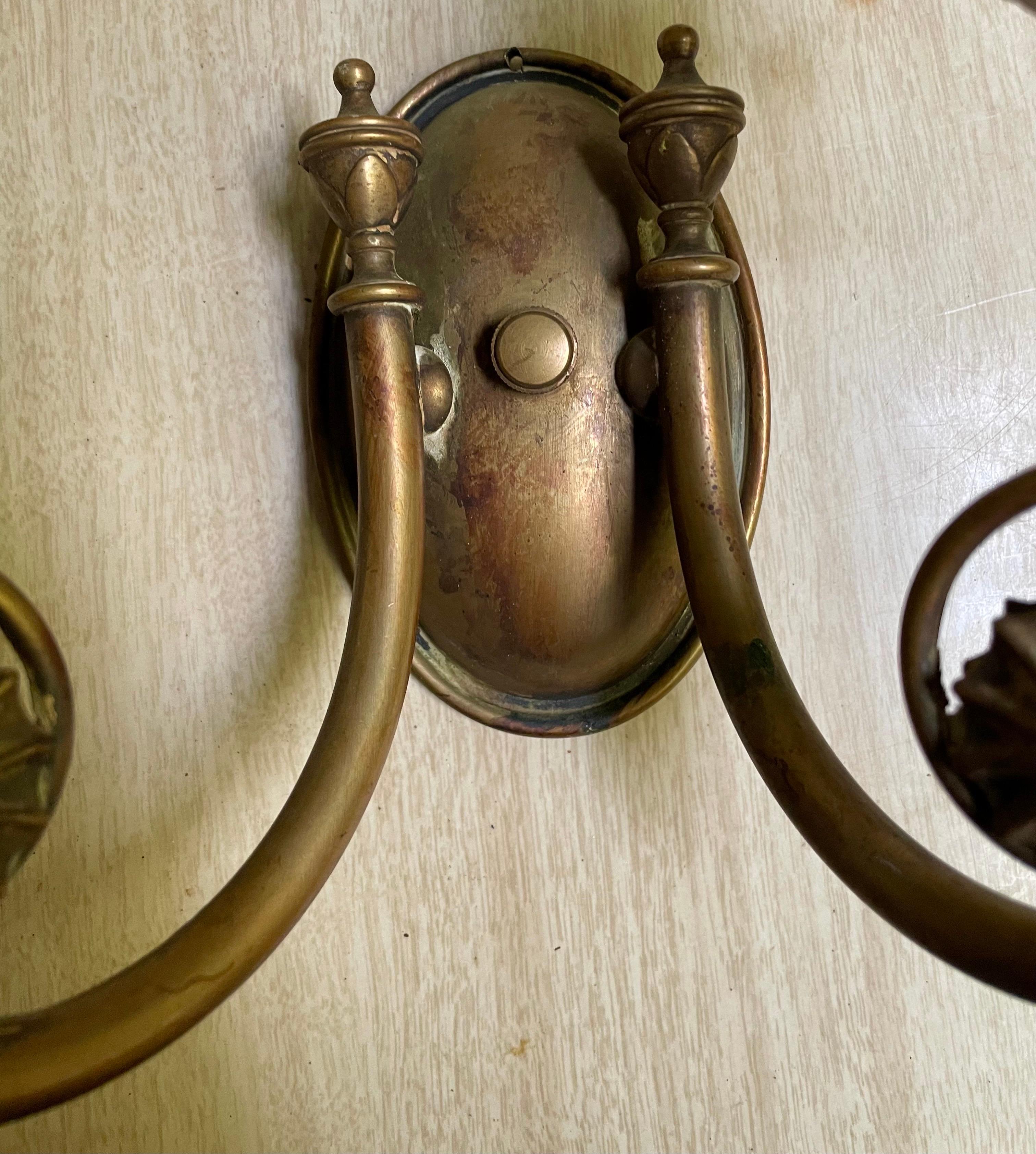 Applique murale Art Nouveau à double éclairage en laiton non sélectionnée en vente 6