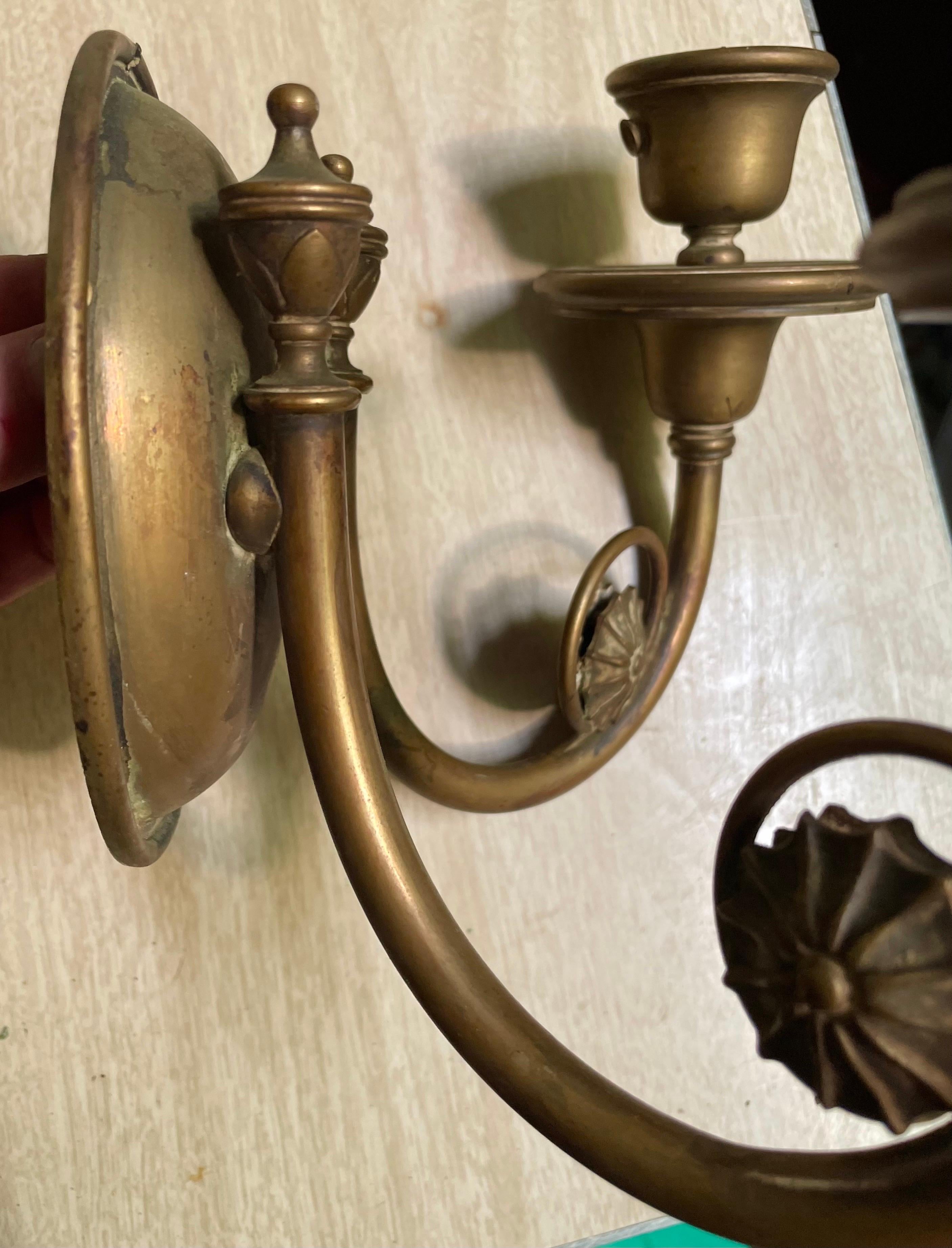 Inconnu Applique murale Art Nouveau à double éclairage en laiton non sélectionnée en vente