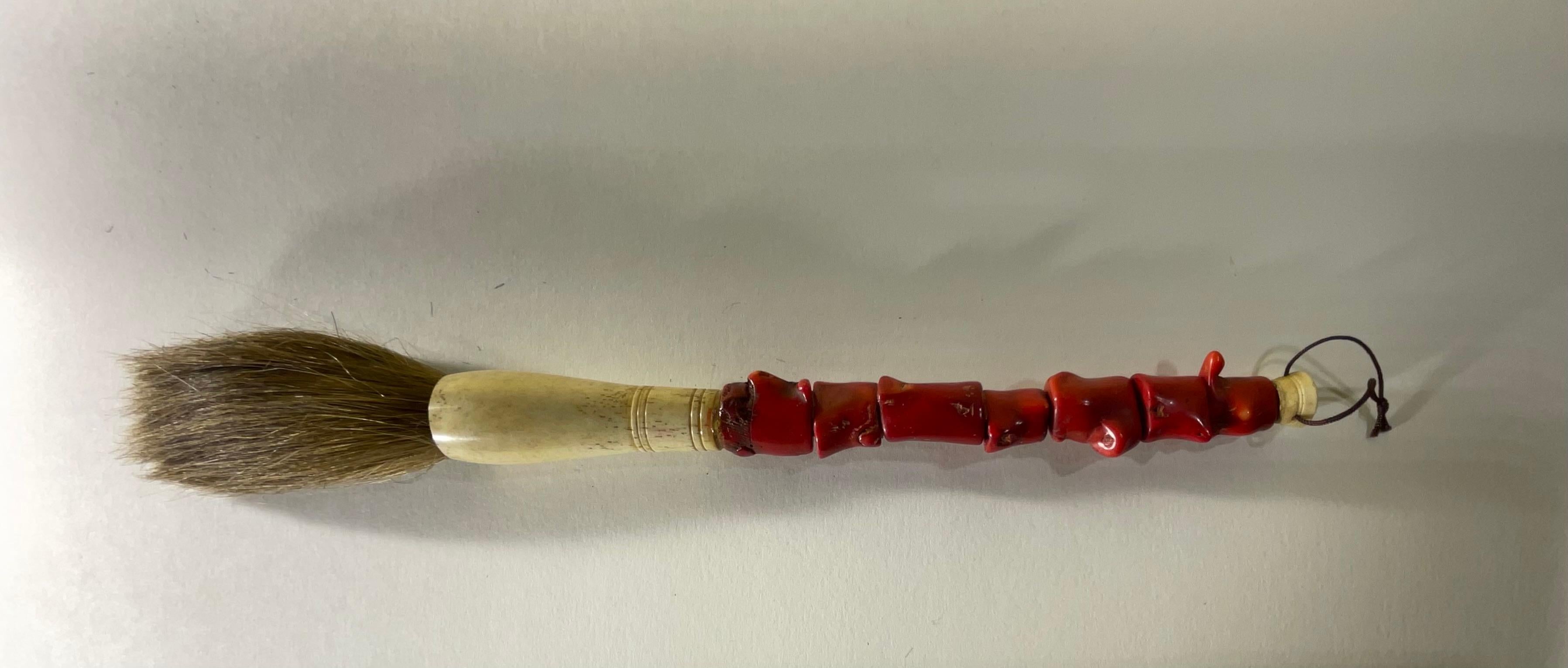 Single Asian Red Coral calligraphy brush  In Good Condition For Sale In Delray Beach, FL