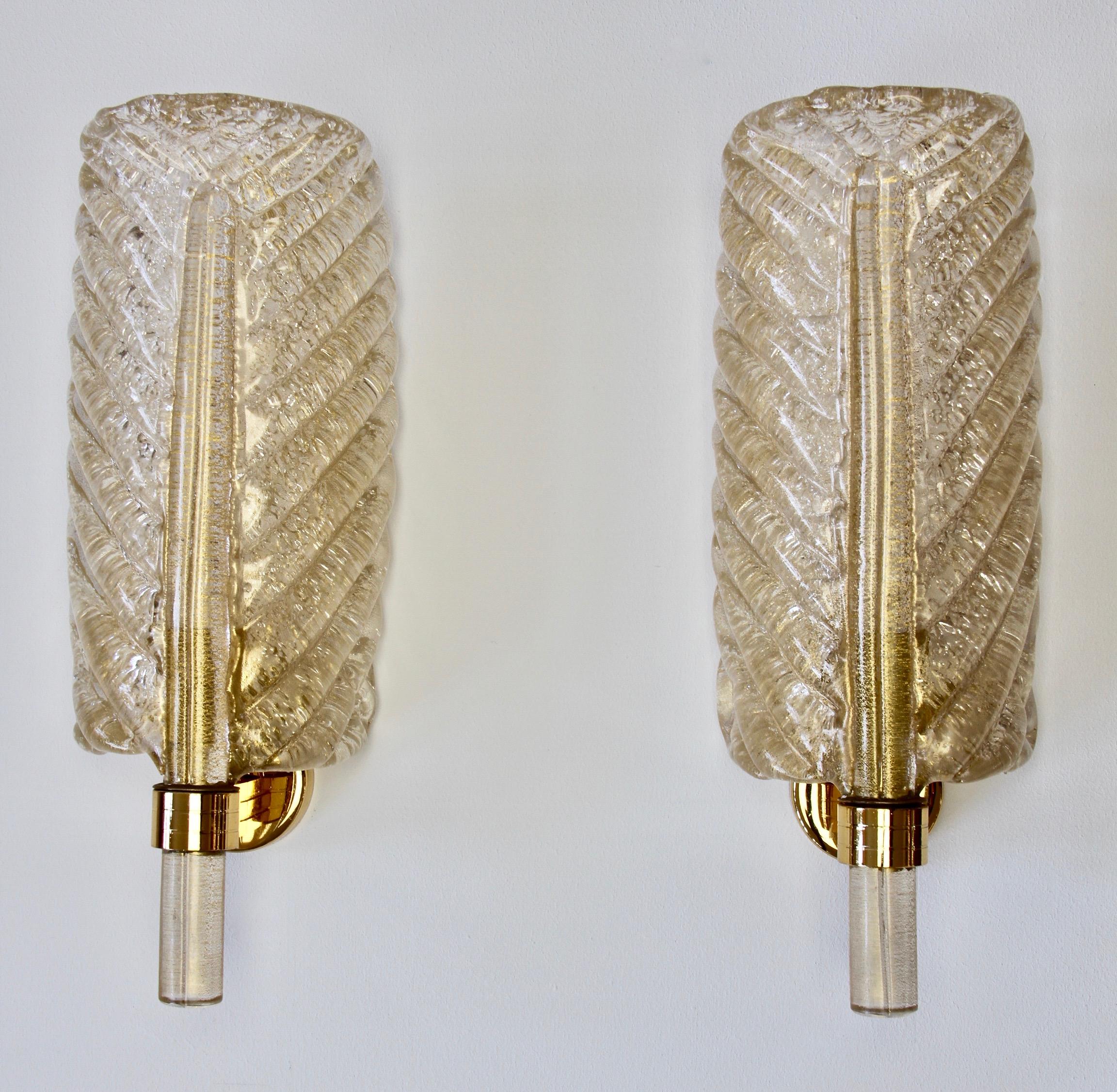 Mid-Century Modern Single Barovier & Toso Gold Leaf Murano Glass Gilt Brass Sconce or Wall Light