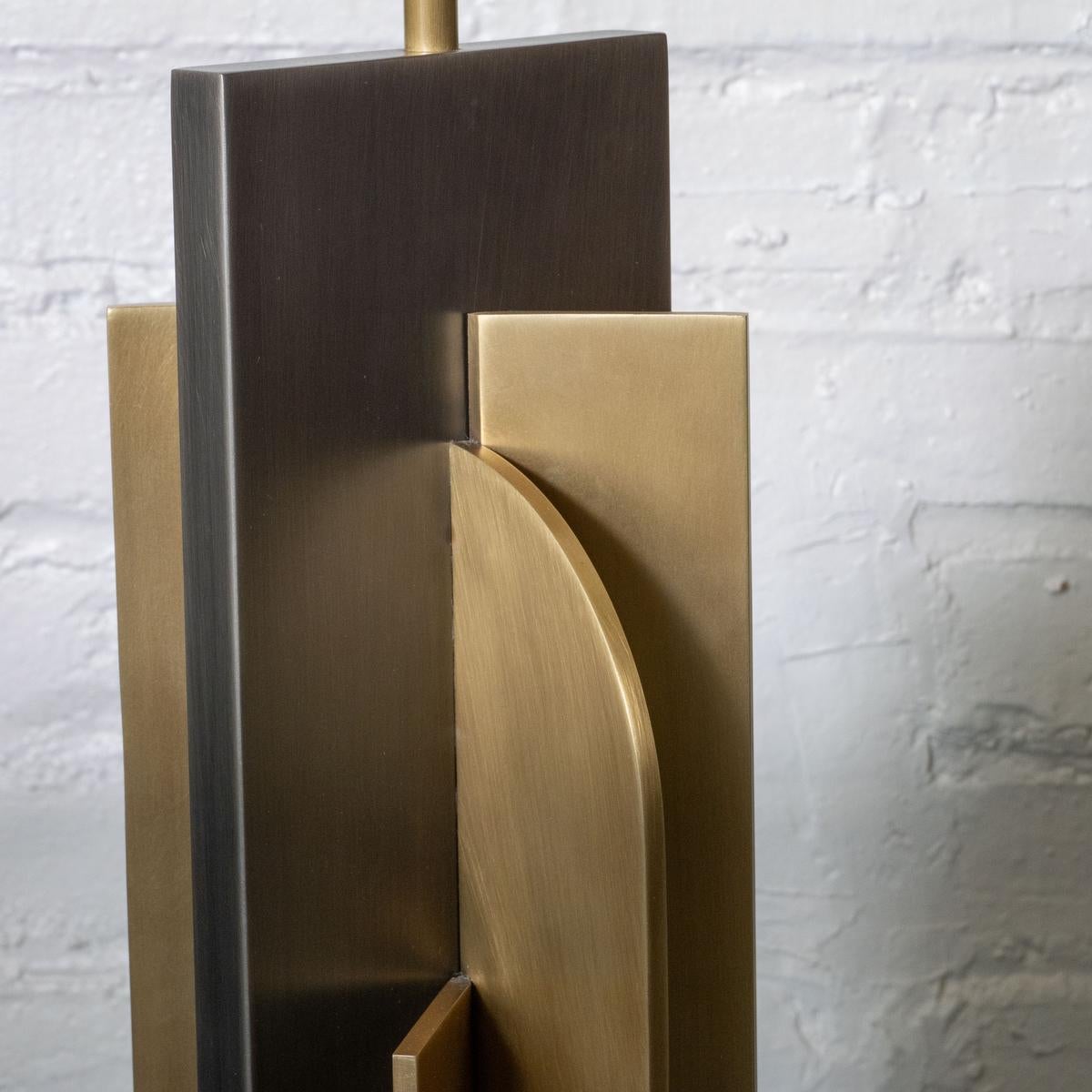 Lámpara de sobremesa rascacielos única inspirada en la Bauhaus en venta 3