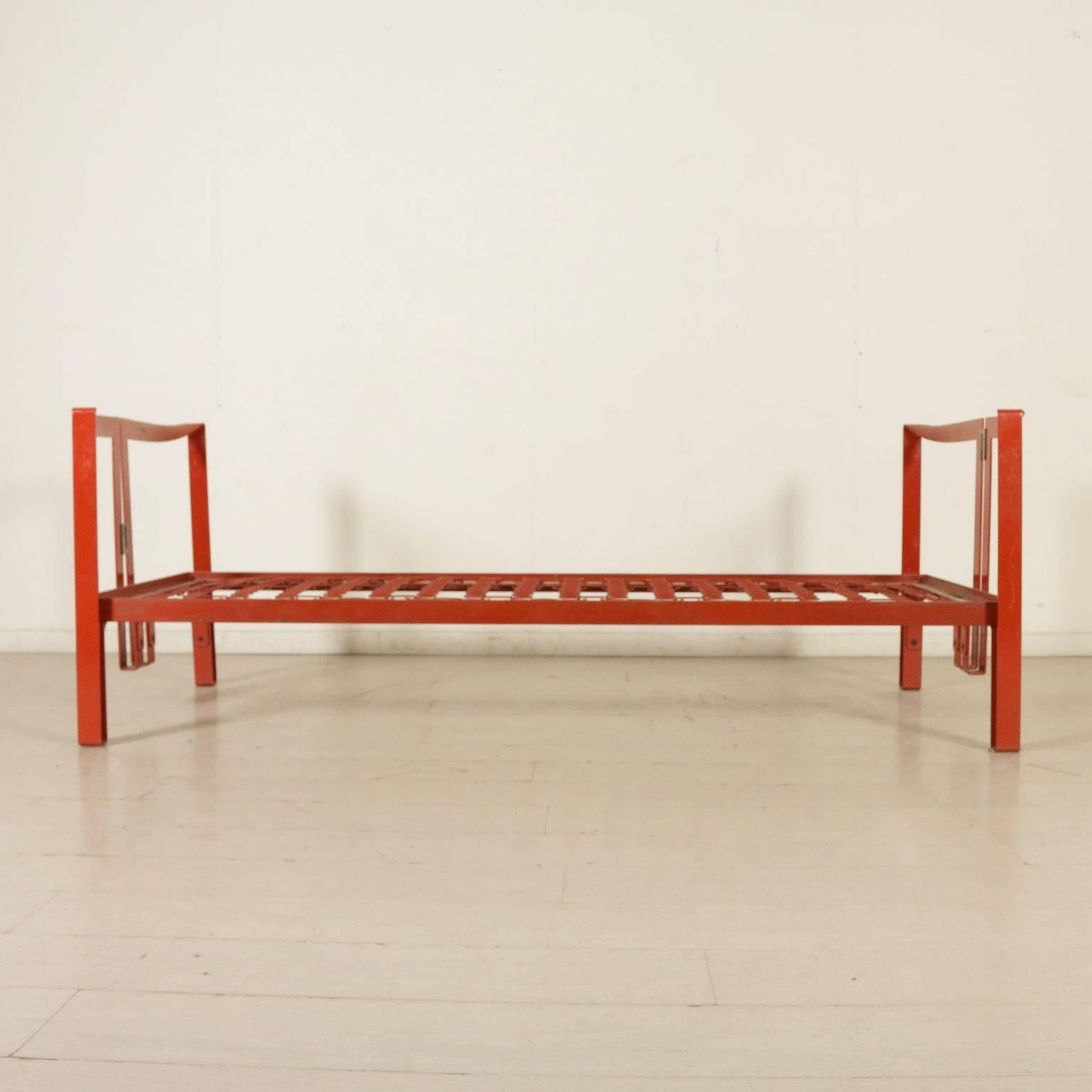 Single Bed Designed by Tobia Scarpa Lacquered Metal Vintage, Italy, 1960s 3