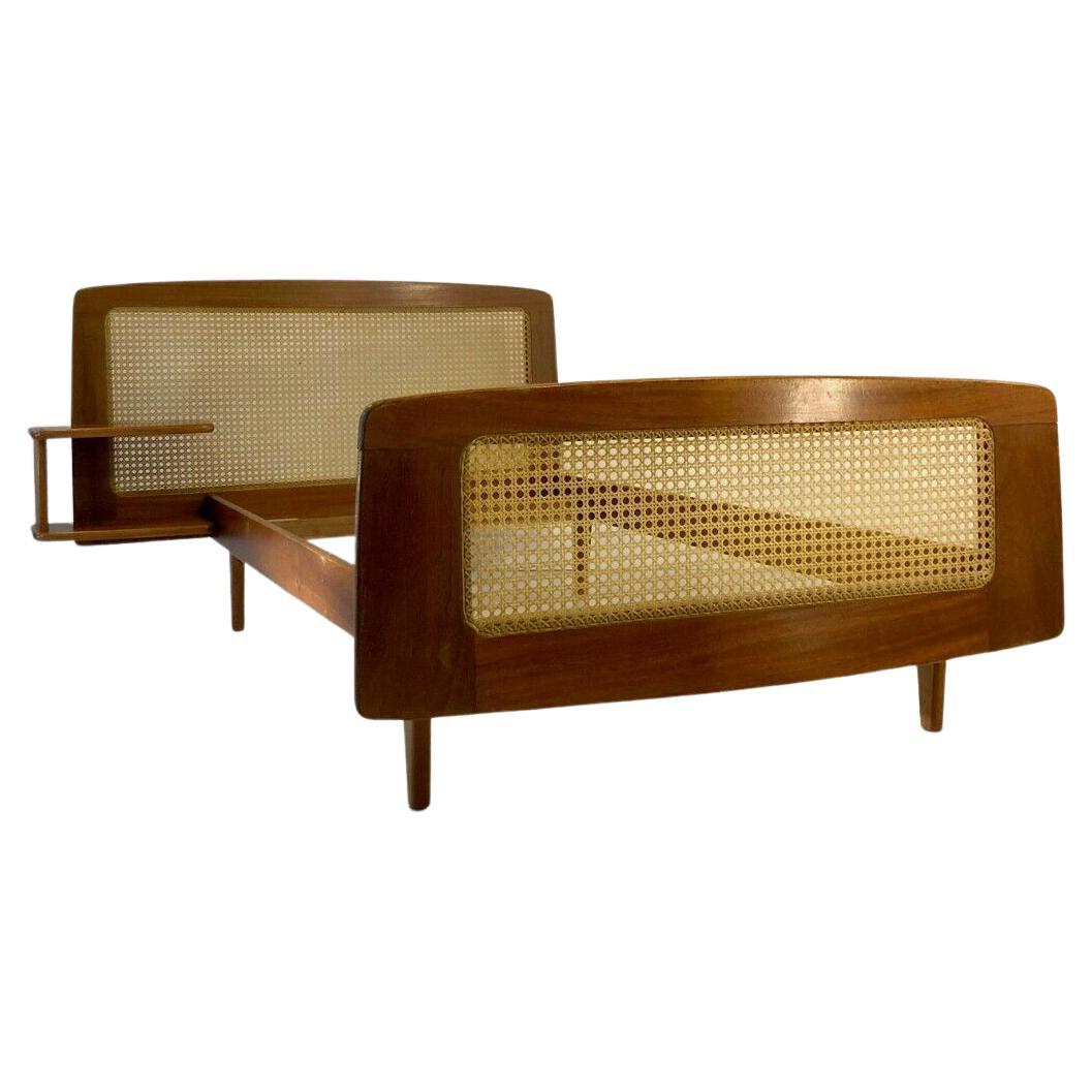 A MID-CENTURY-MODERN RECONSTRUCTION Bett DAYBED by ROGER LANDAULT, Frankreich, 1950 im Angebot