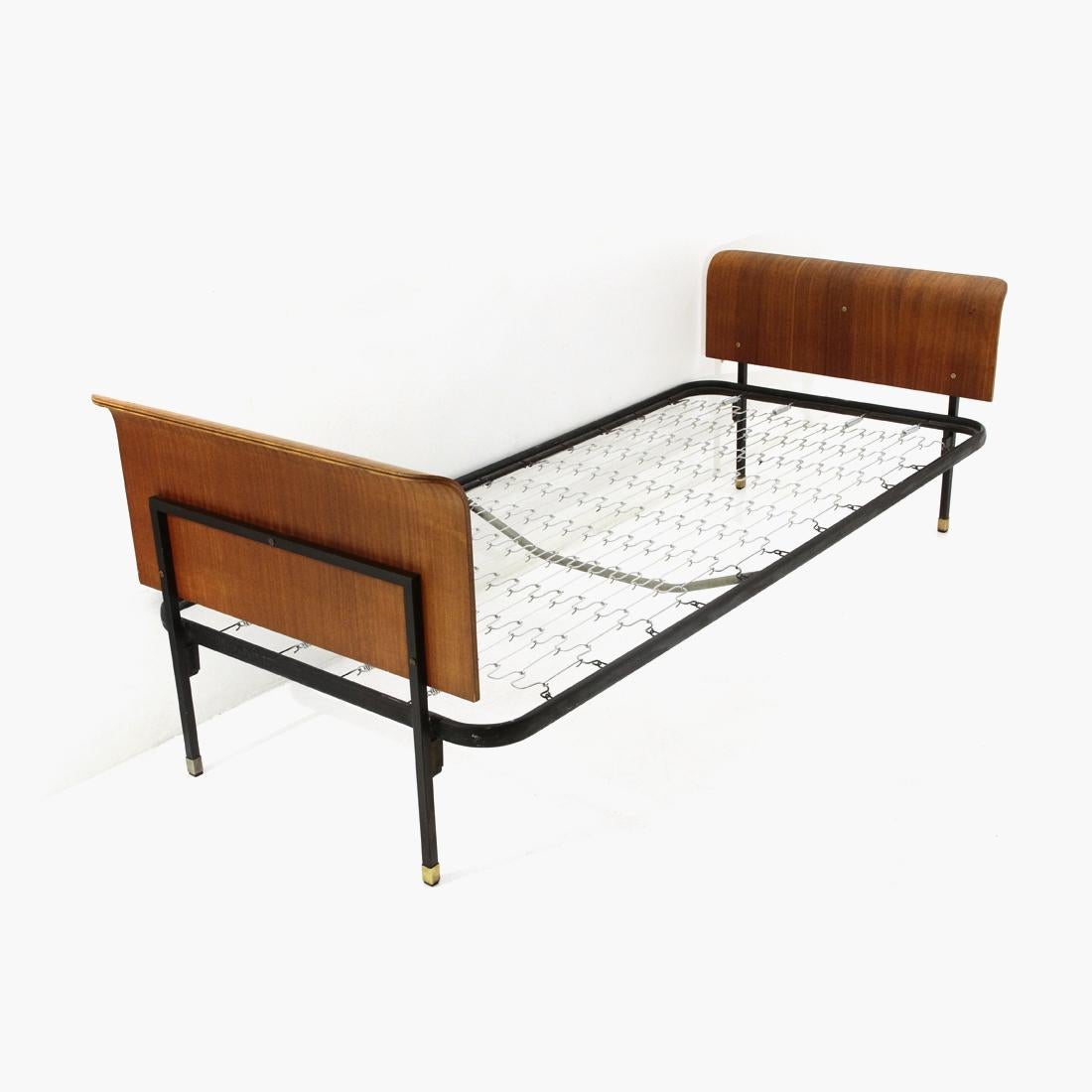 Mid-Century Modern Single Bed with Headboard and Footboard in Curved Plywood, 1950s