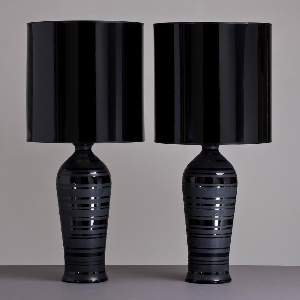 Single Black Ceramic Table Lamp with Black Patent Shade In Good Condition For Sale In London, GB