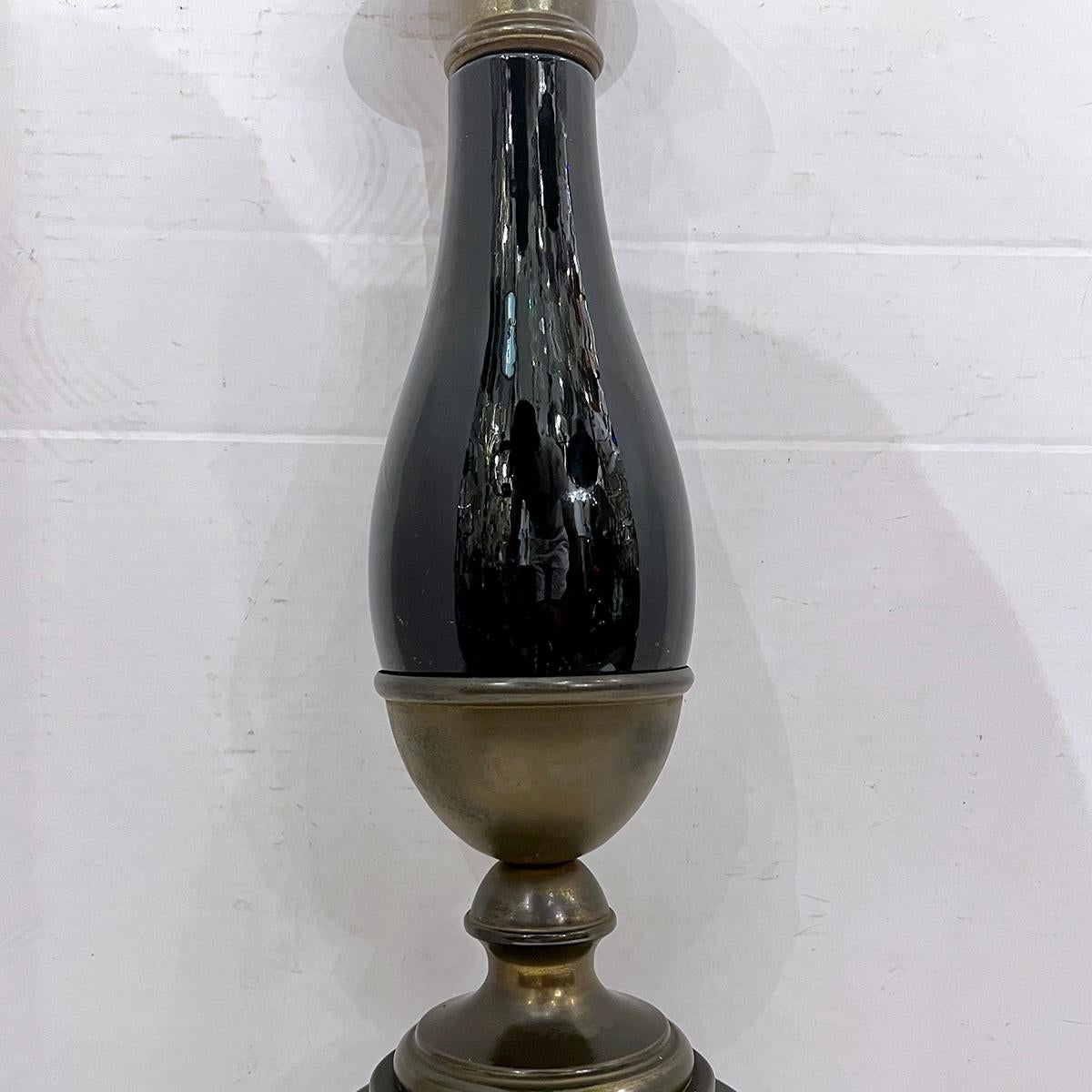 Single Black Porcelain Table Lamp In Good Condition For Sale In New York, NY