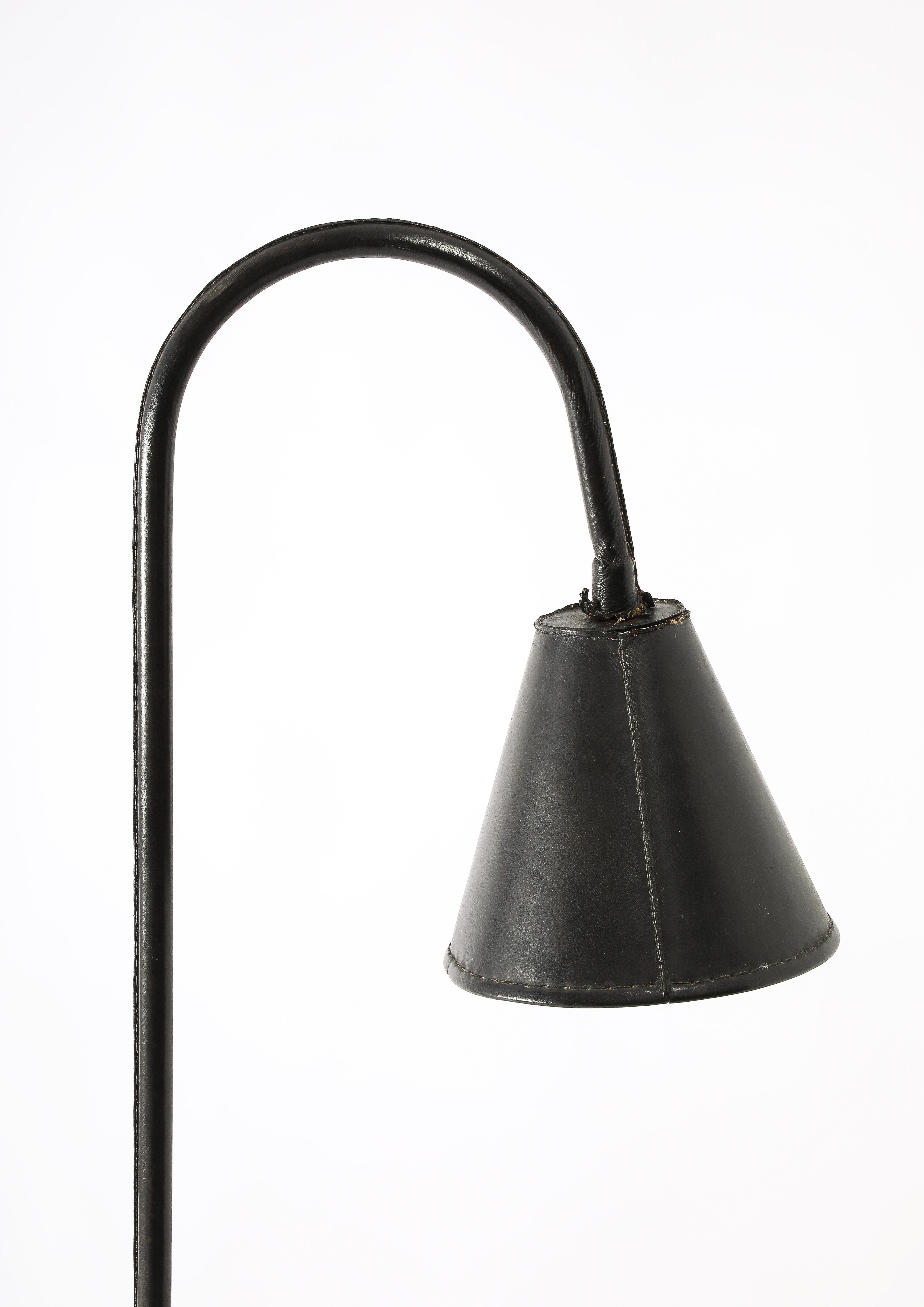 Einzelne schwarze Valenti Dual Kegel Leder Stehlampe, Spanien 1950er Jahre im Angebot 3