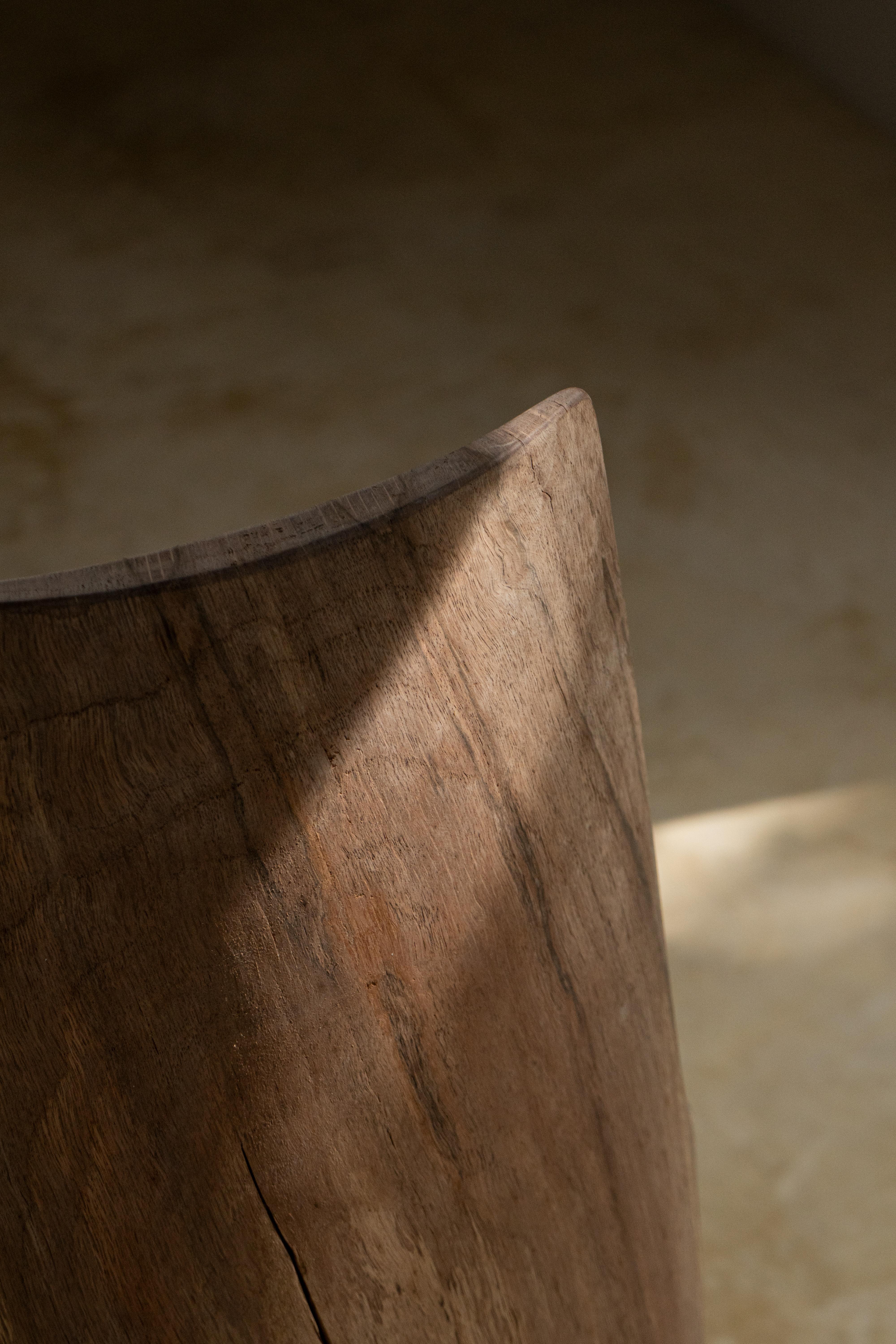 Silla de comedor Batan de madera en bloque de Sebastián Cappiello Mexicano en venta