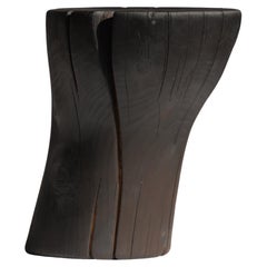 Sgabello Batan a blocco singolo in Wood di Sebastián Cappiello