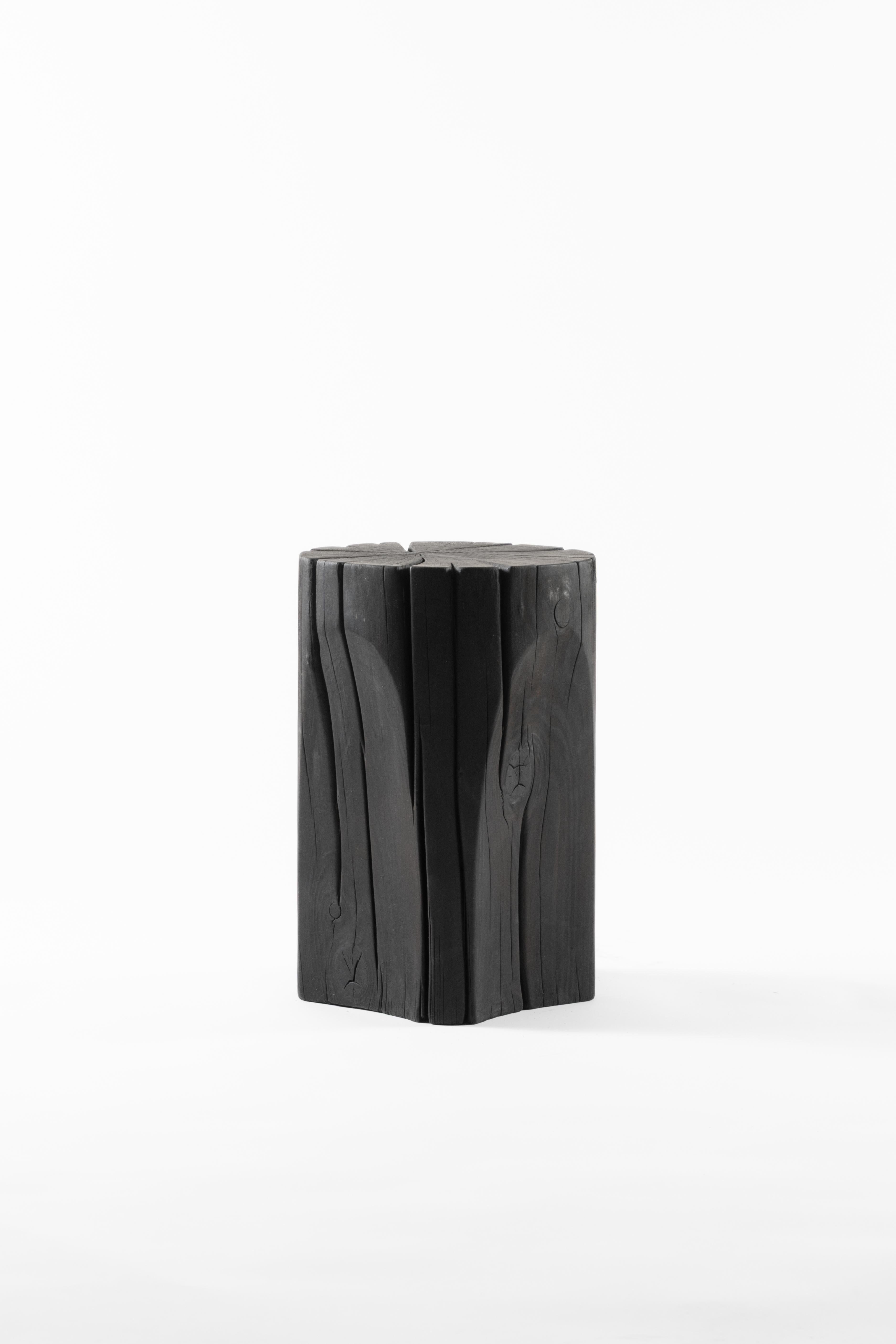 Messicano Sgabello Single Block Wood Faces di Sebastián Cappiello in vendita
