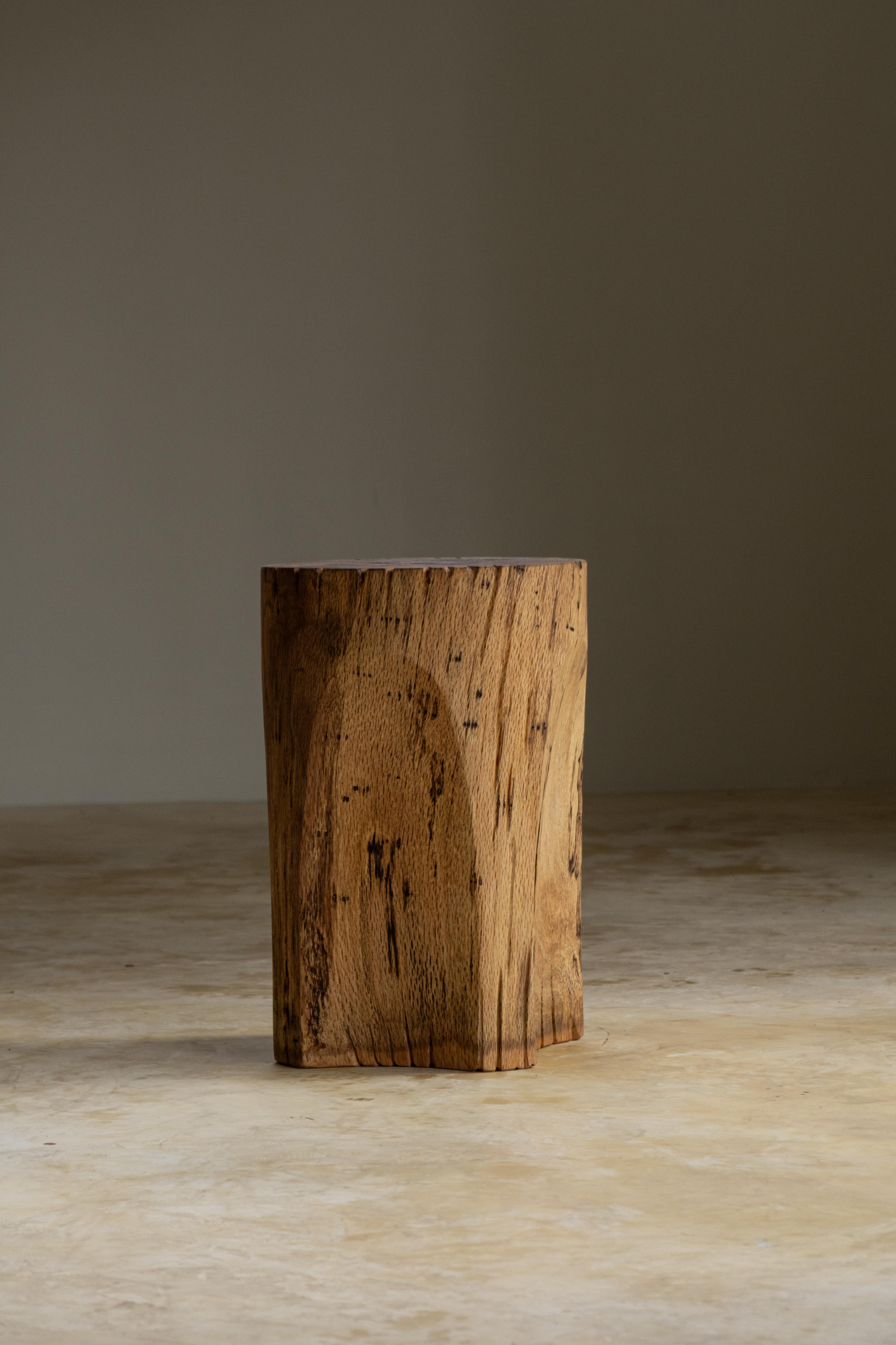 Sgabello Single Block Wood Faces di Sebastián Cappiello in vendita 2