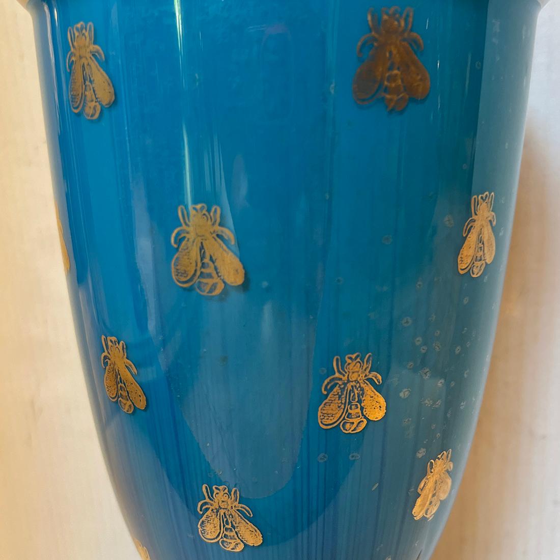 Dipinto a mano Lampada singola in vetro blu con api in vendita