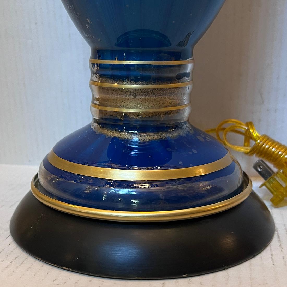 Inizio XX secolo Lampada singola in vetro blu con api in vendita