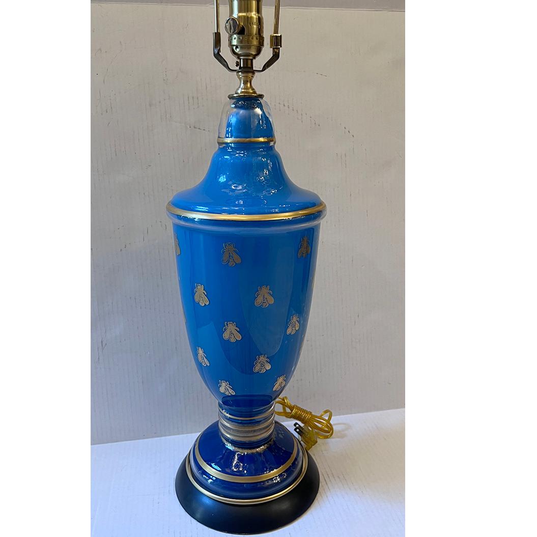 Vetro soffiato Lampada singola in vetro blu con api in vendita