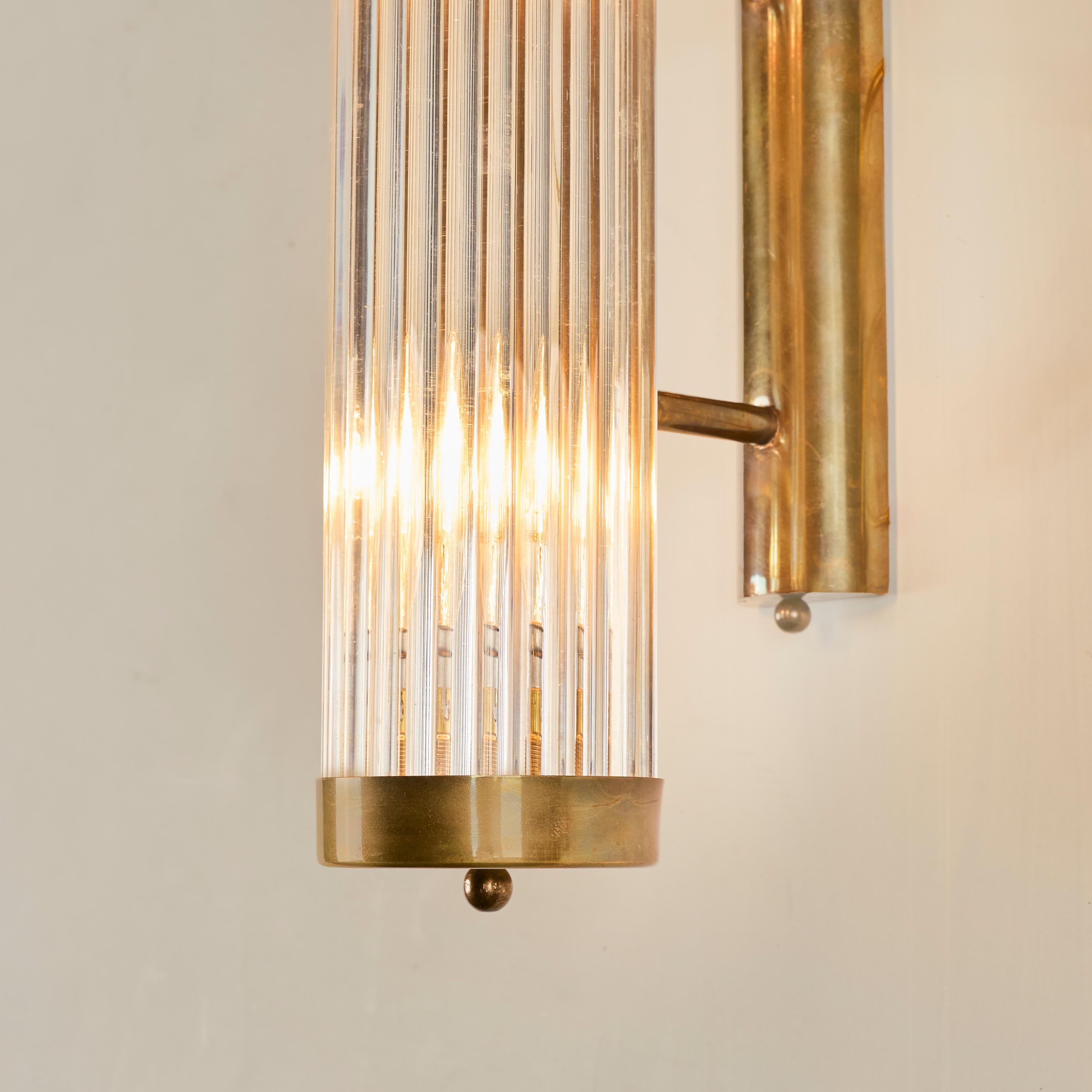 Aplique de pared de brazo italiano de latón simple Italiano en venta