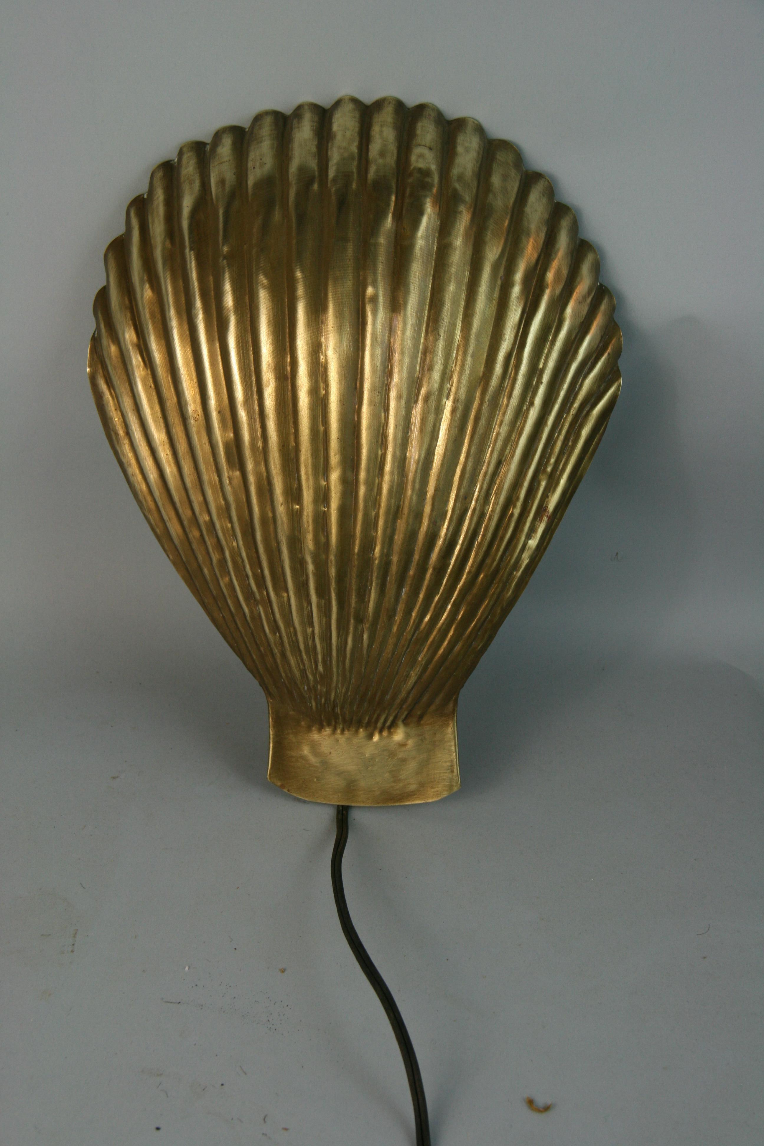 1475 Single brass shell wall sconce