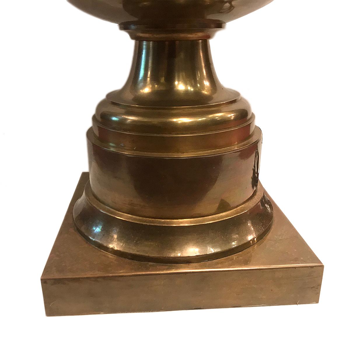 Single Brass Table Lamp In Good Condition For Sale In New York, NY