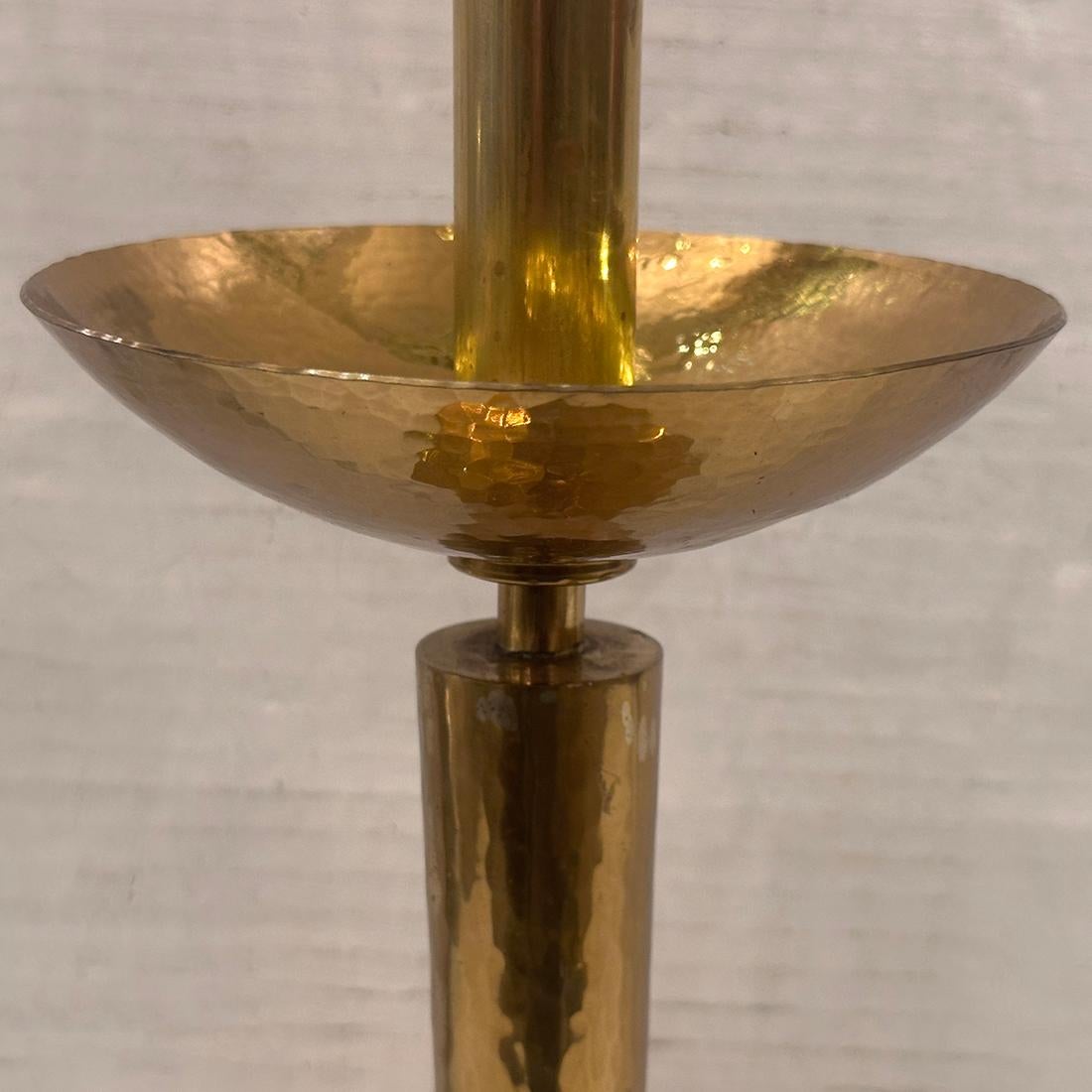 Single Brass Table Lamp mediados del siglo XX en venta