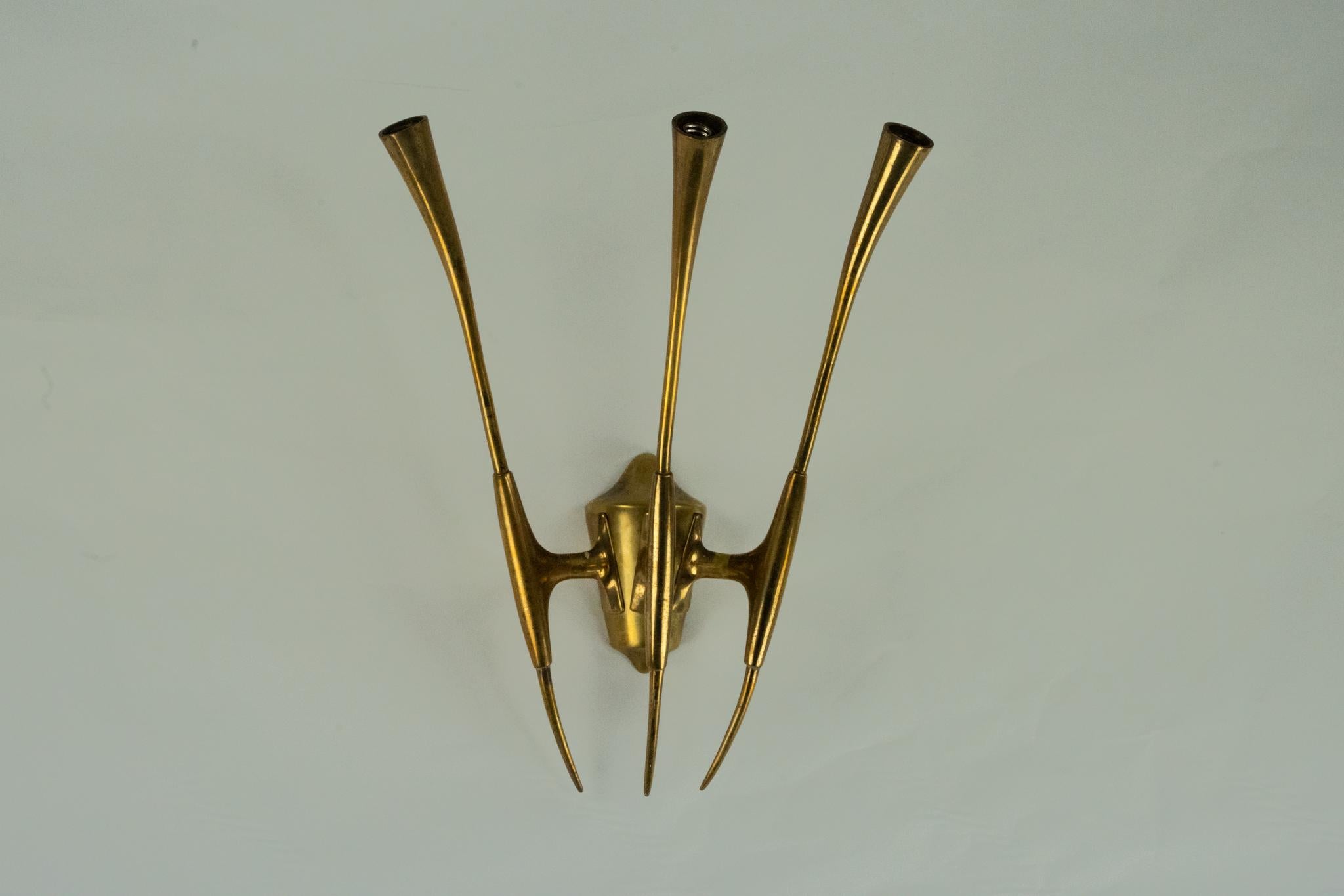 Mid-Century Modern Single Brass Wall Sconce by Oscar Torlasco for Lumi Milano, Italy 1950s For Sale