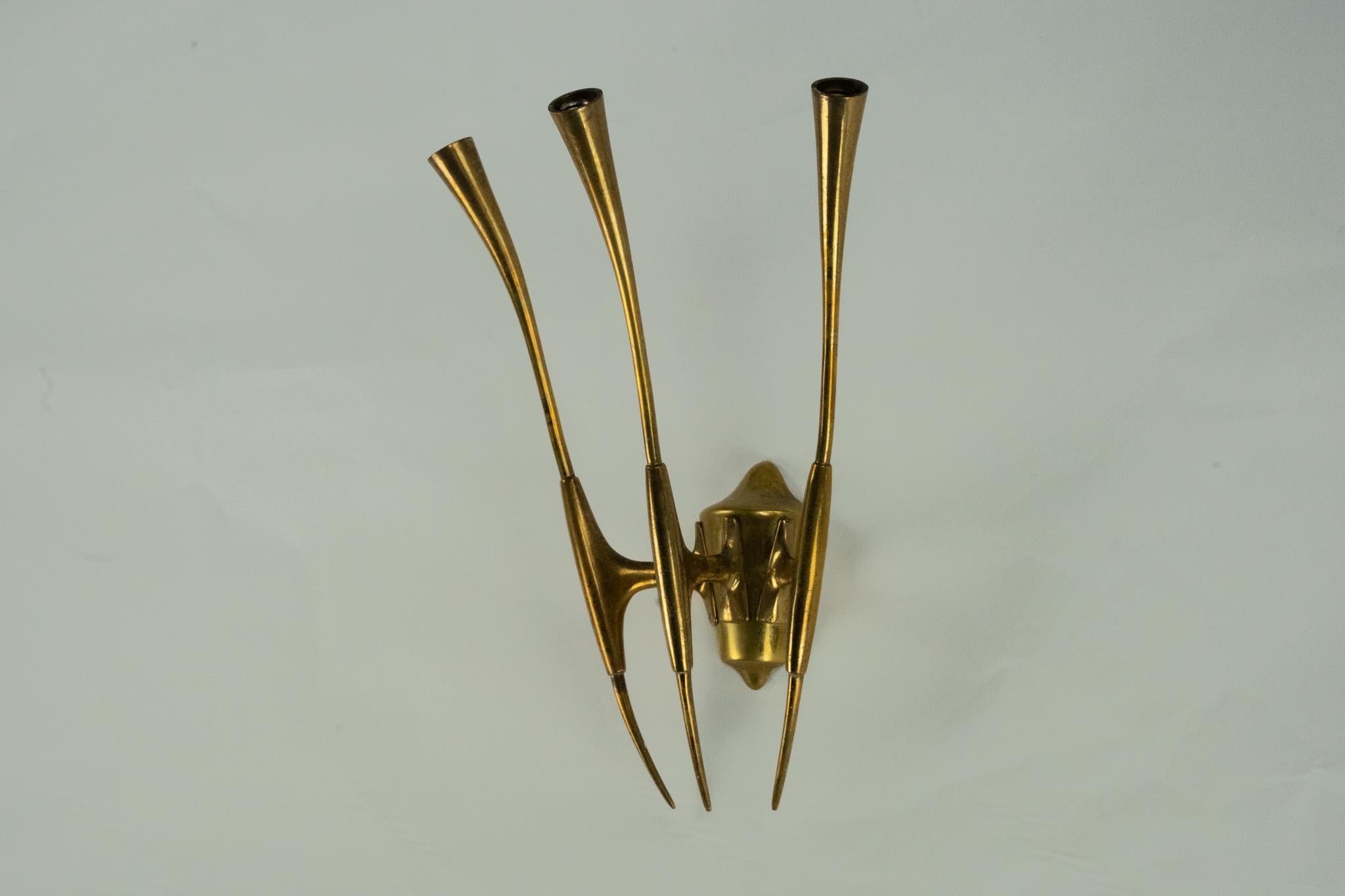 20th Century Single Brass Wall Sconce by Oscar Torlasco for Lumi Milano, Italy 1950s For Sale
