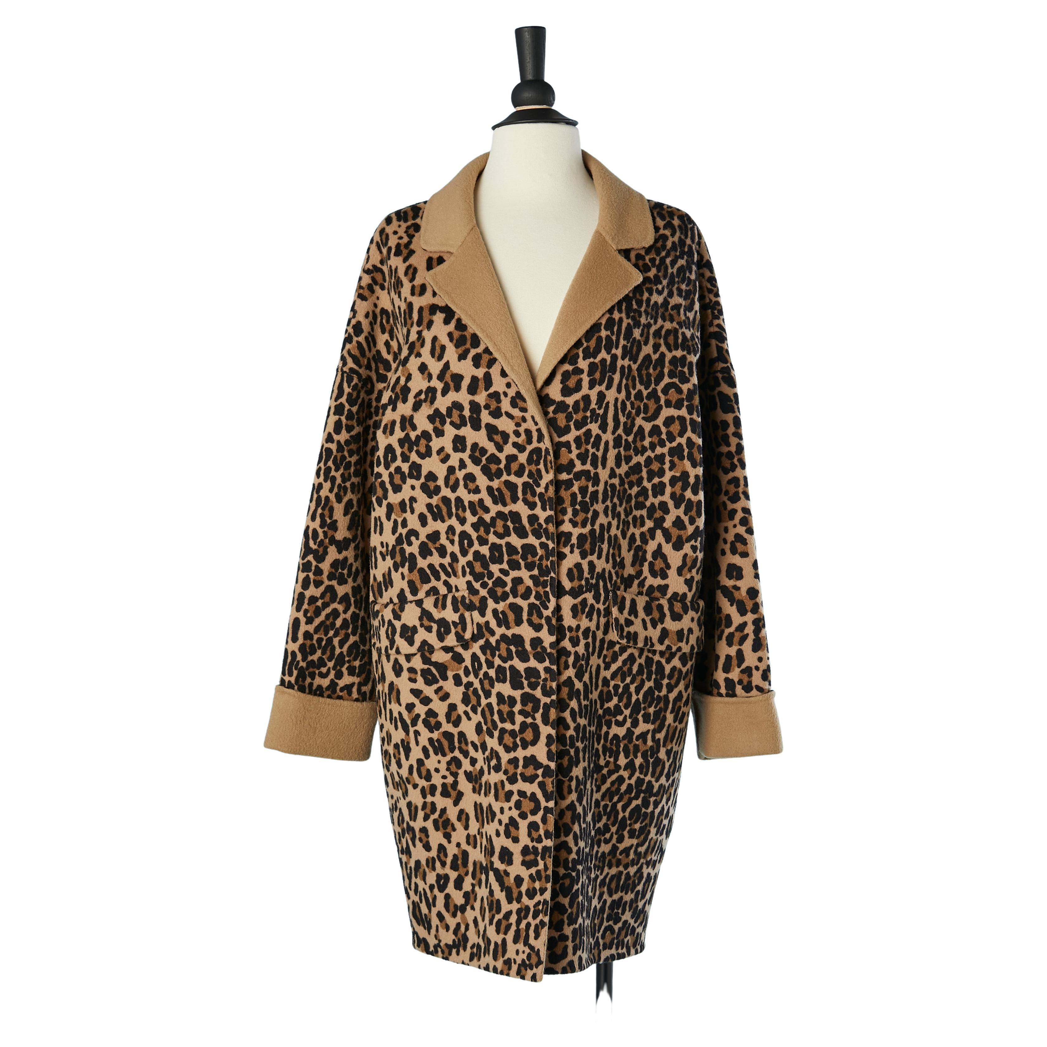 Manteau à double boutonnage en laine à motif léopard P.A.R.O.S.H  en vente
